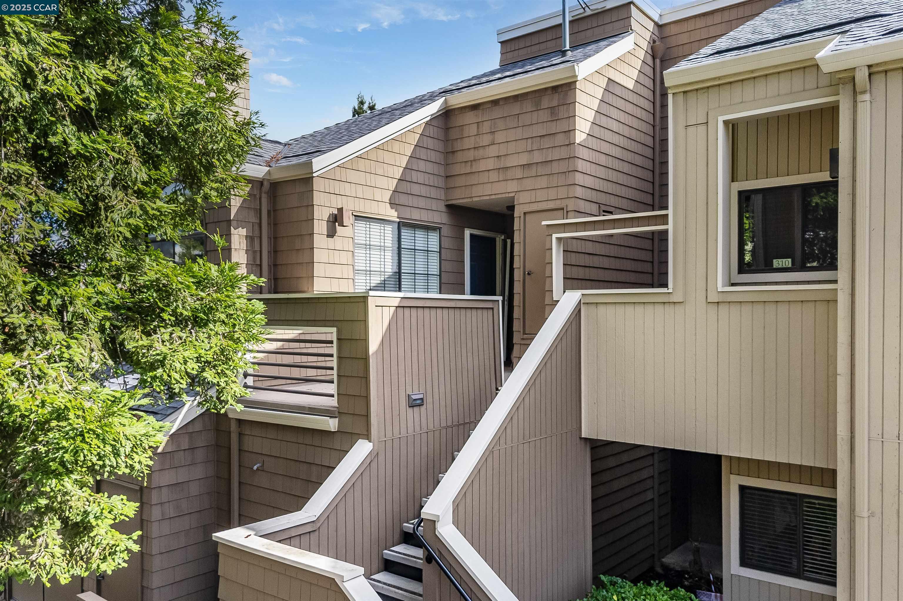 312 S Overlook Dr