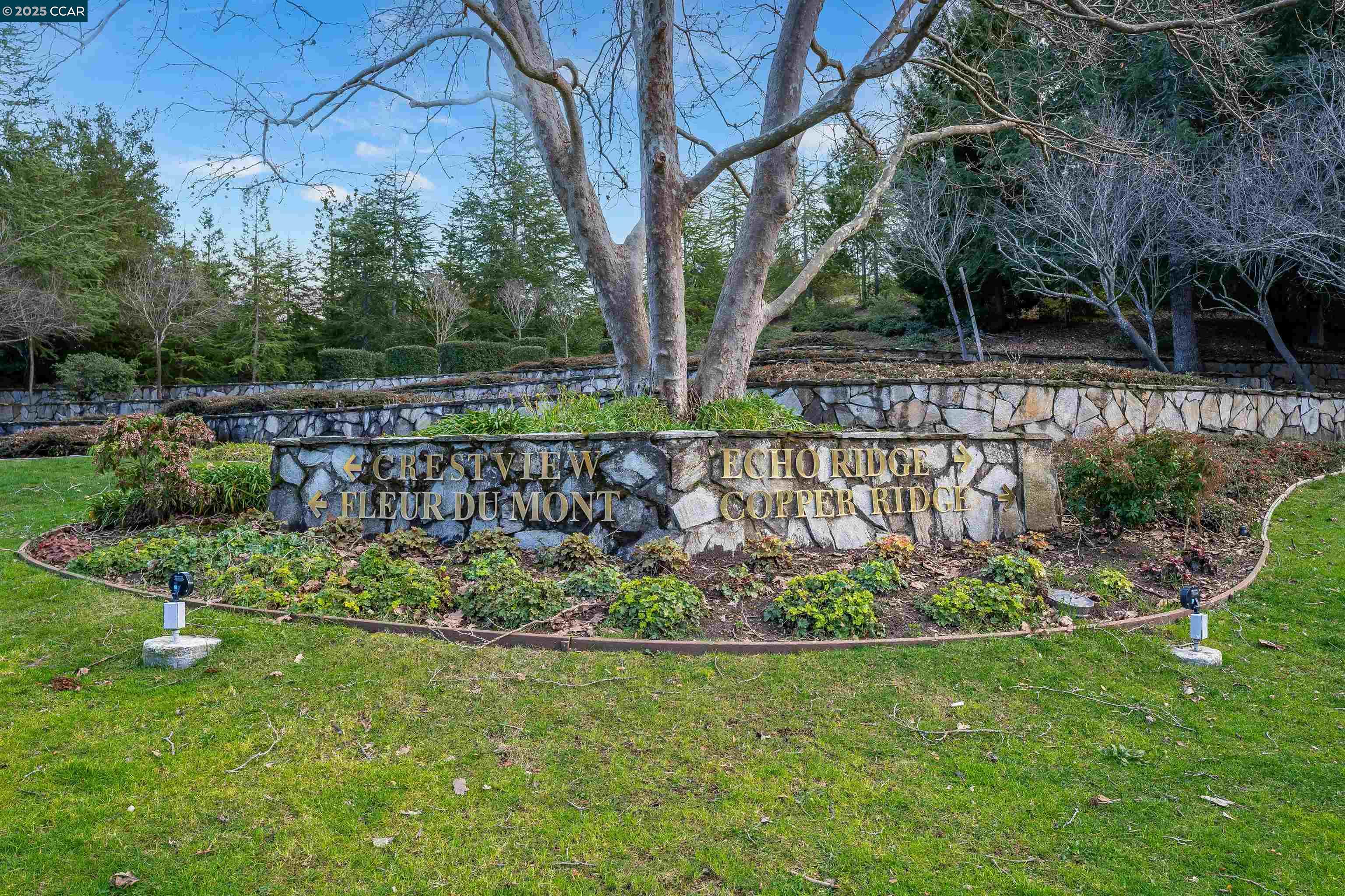 312 S Overlook Dr