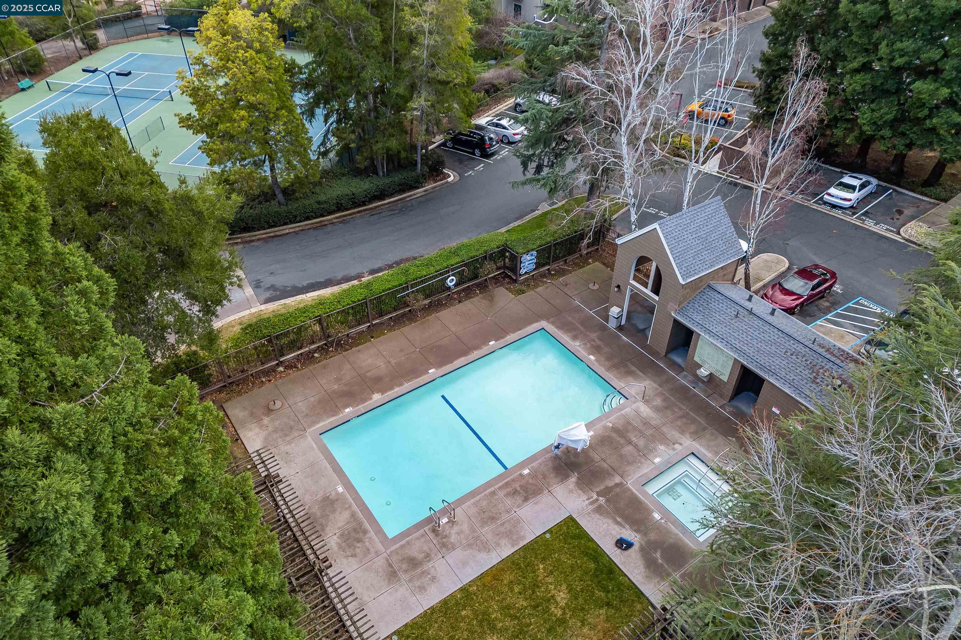 312 S Overlook Dr