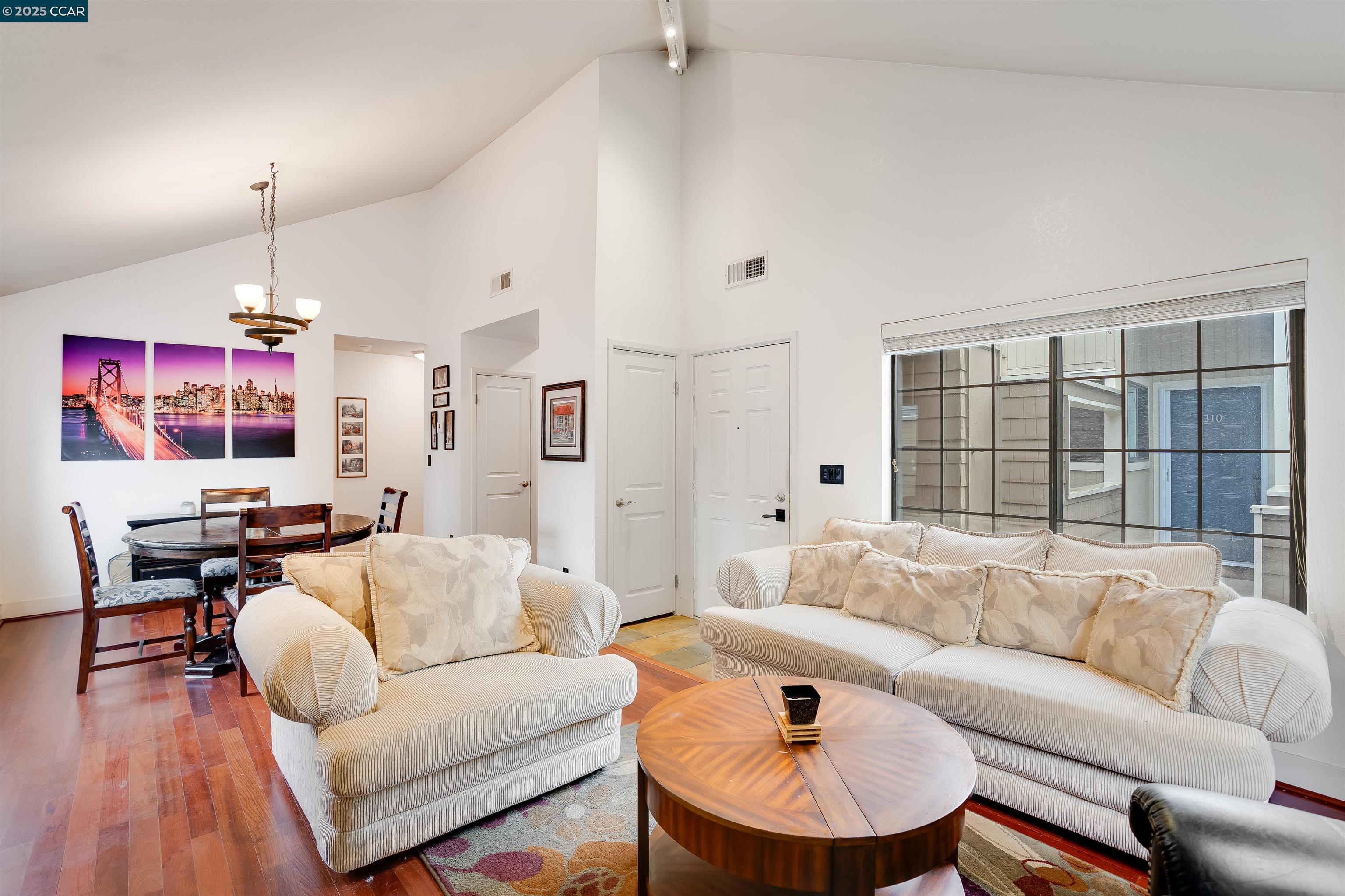 312 S Overlook Dr