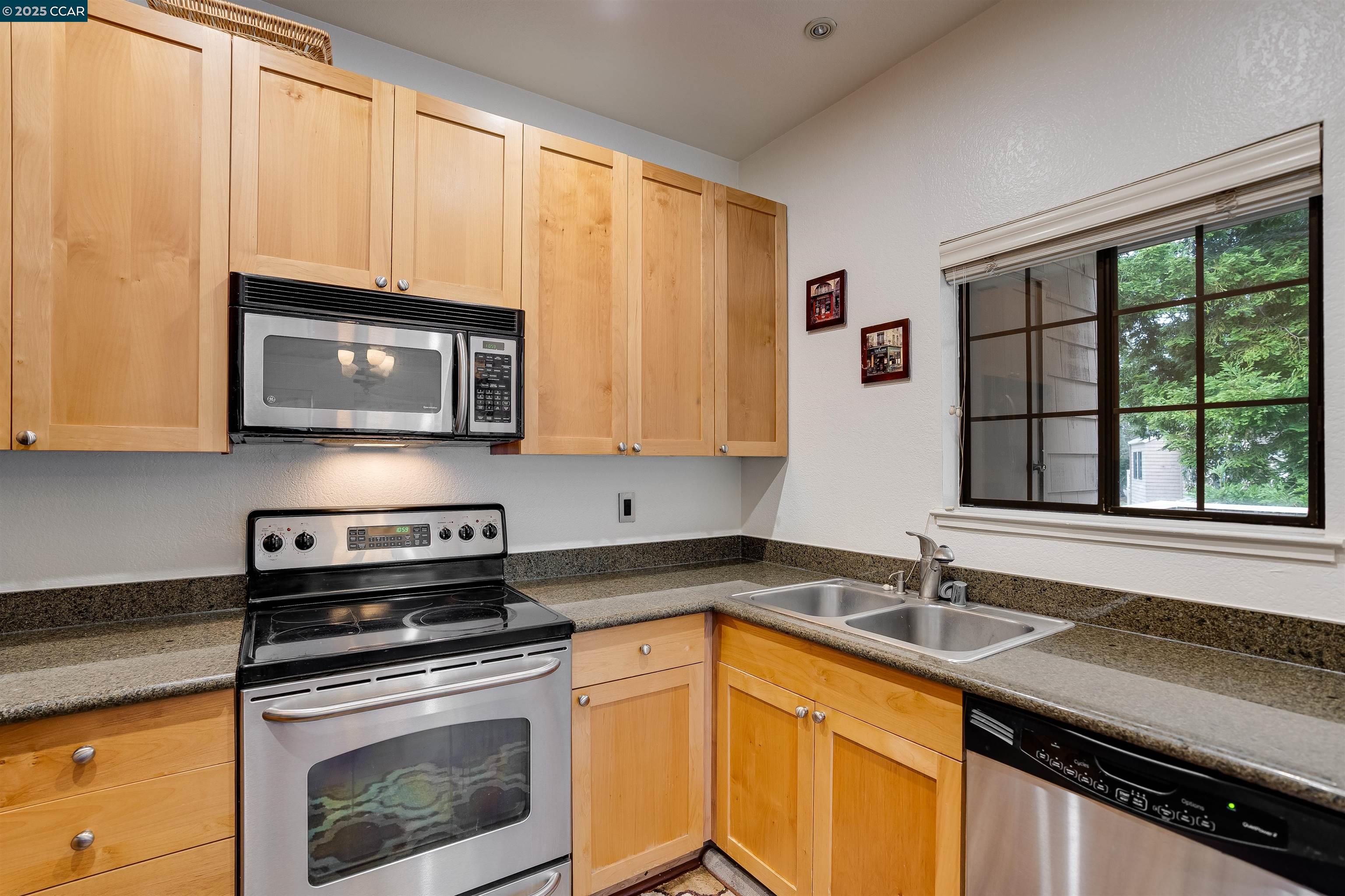 312 S Overlook Dr