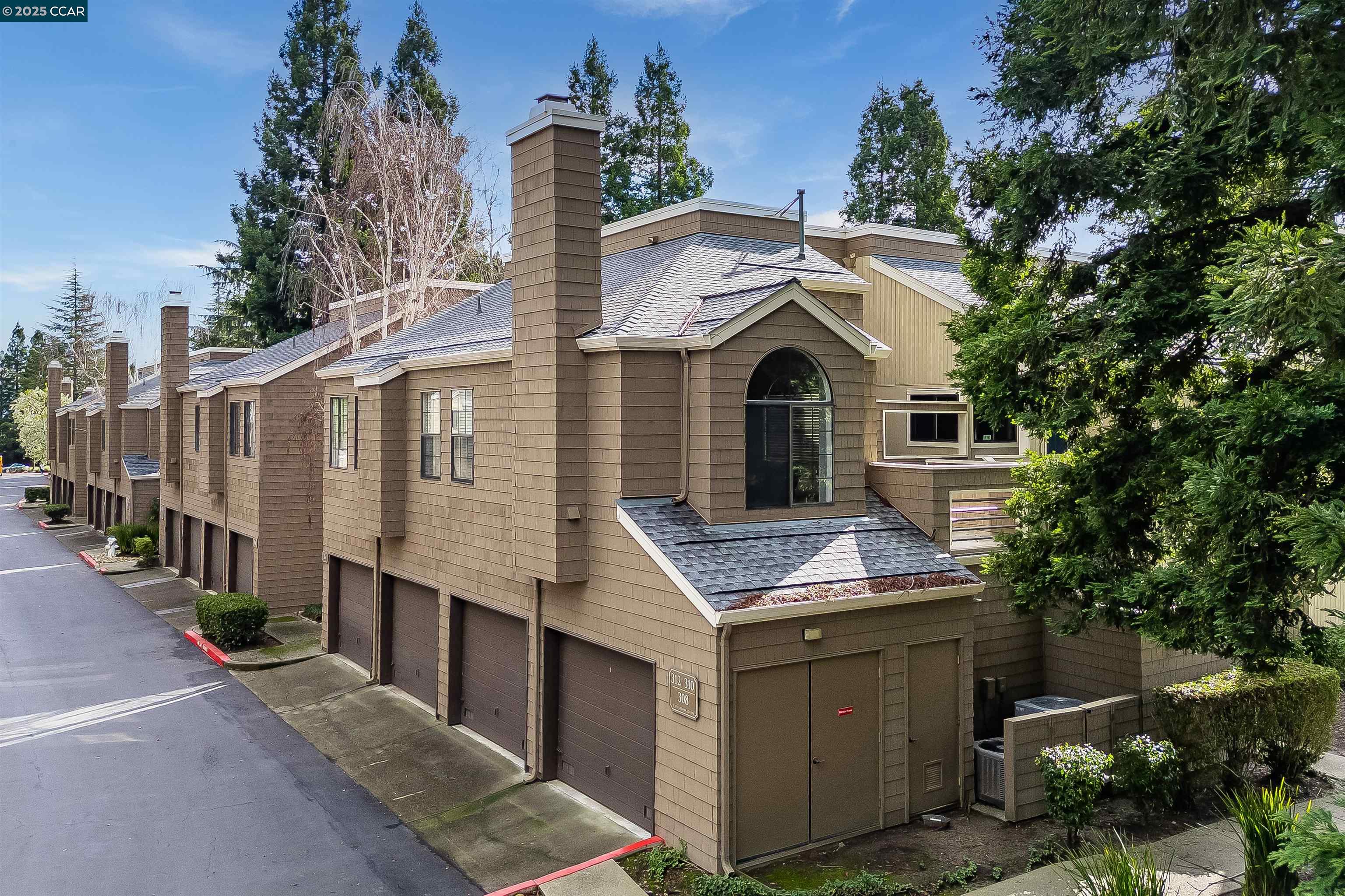 312 S Overlook Dr