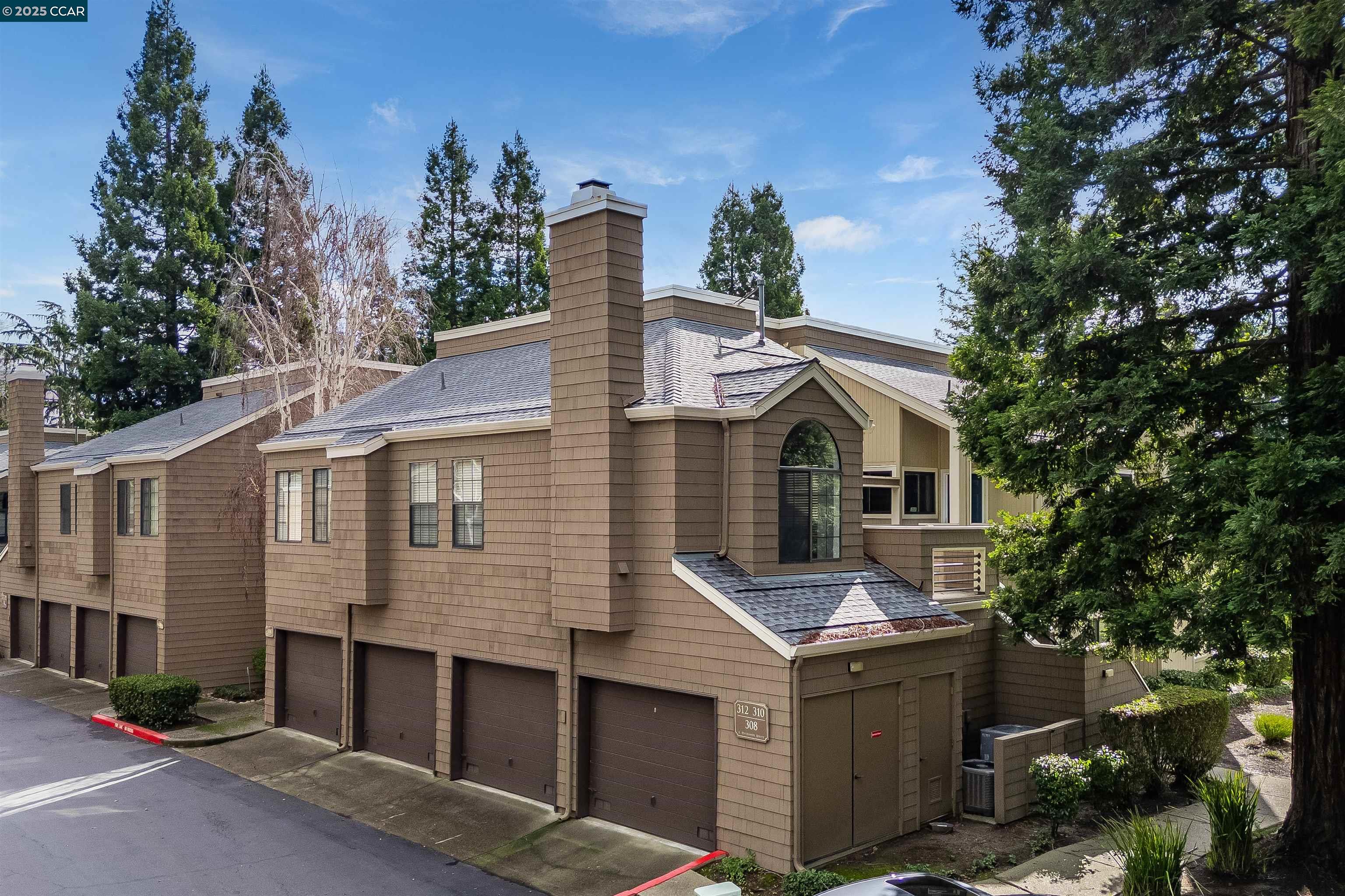 312 S Overlook Dr
