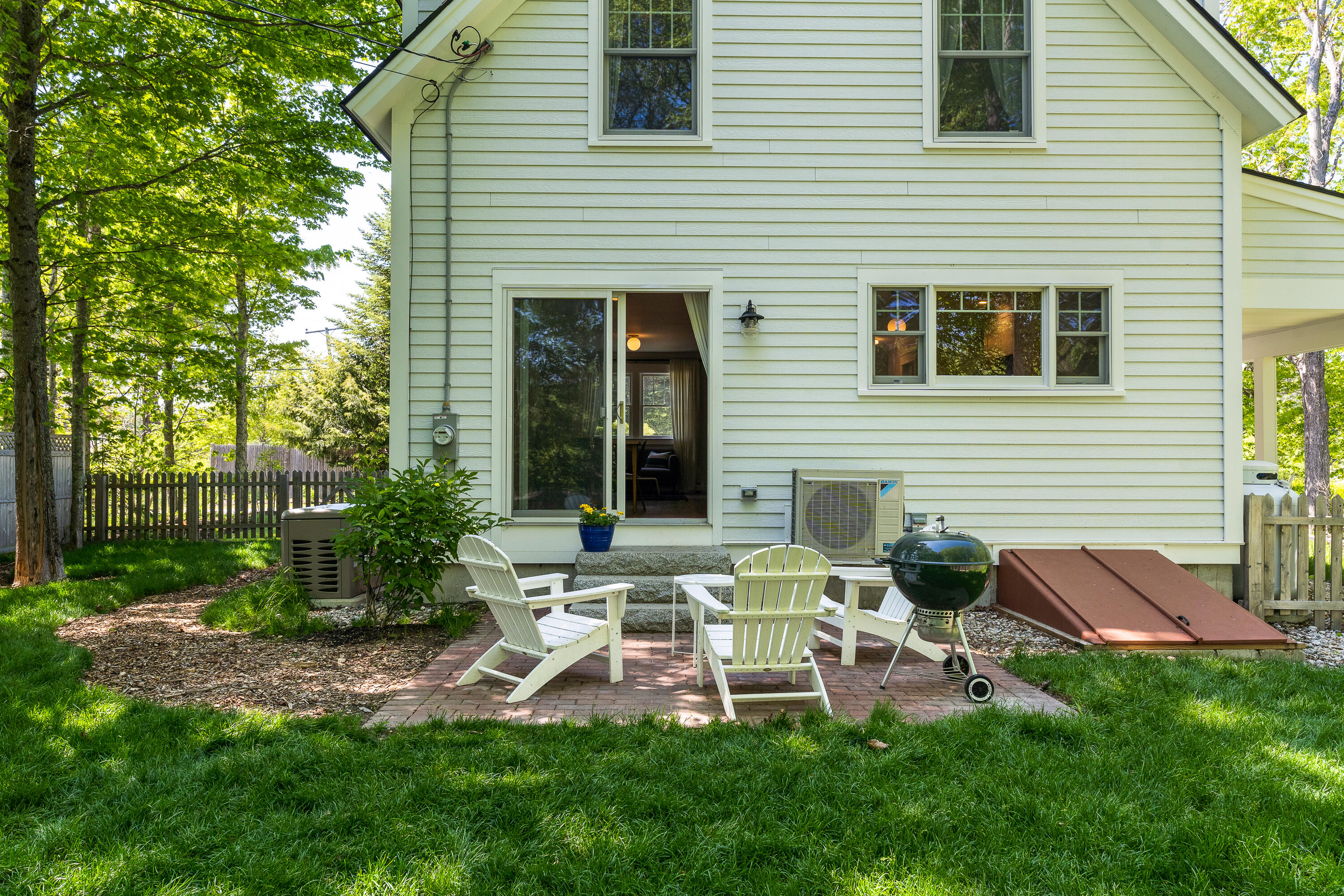 527 Elmwood Road