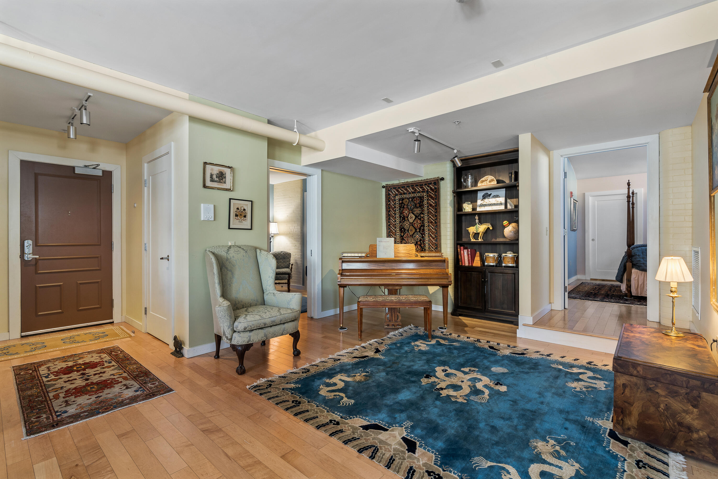172 Falmouth Street, 1