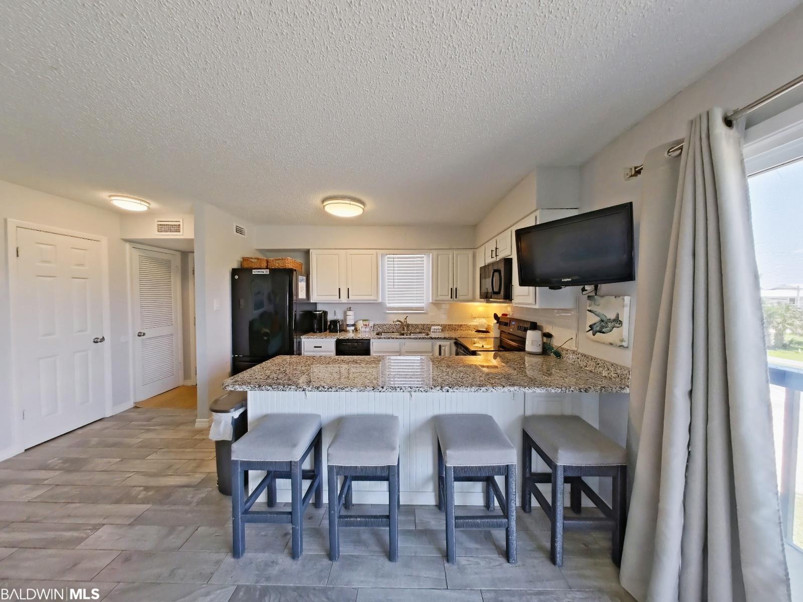1037 W Lagoon Avenue 1
