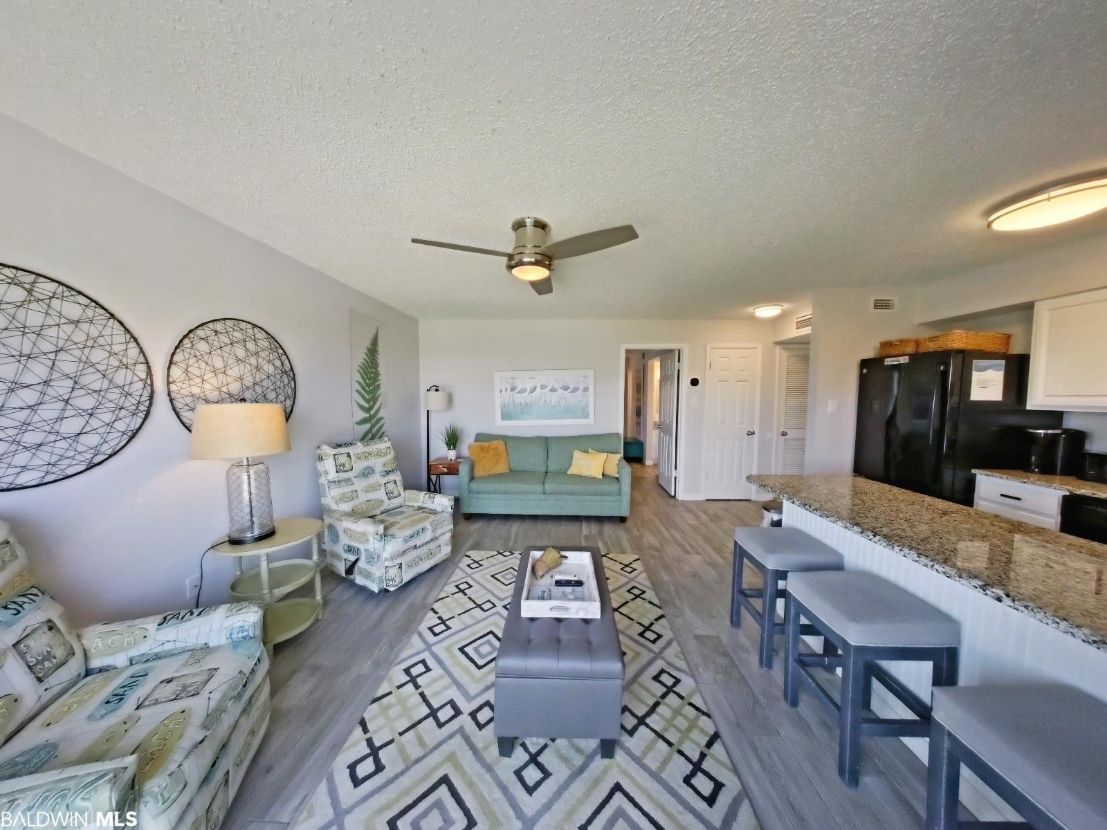 1037 W Lagoon Avenue 1