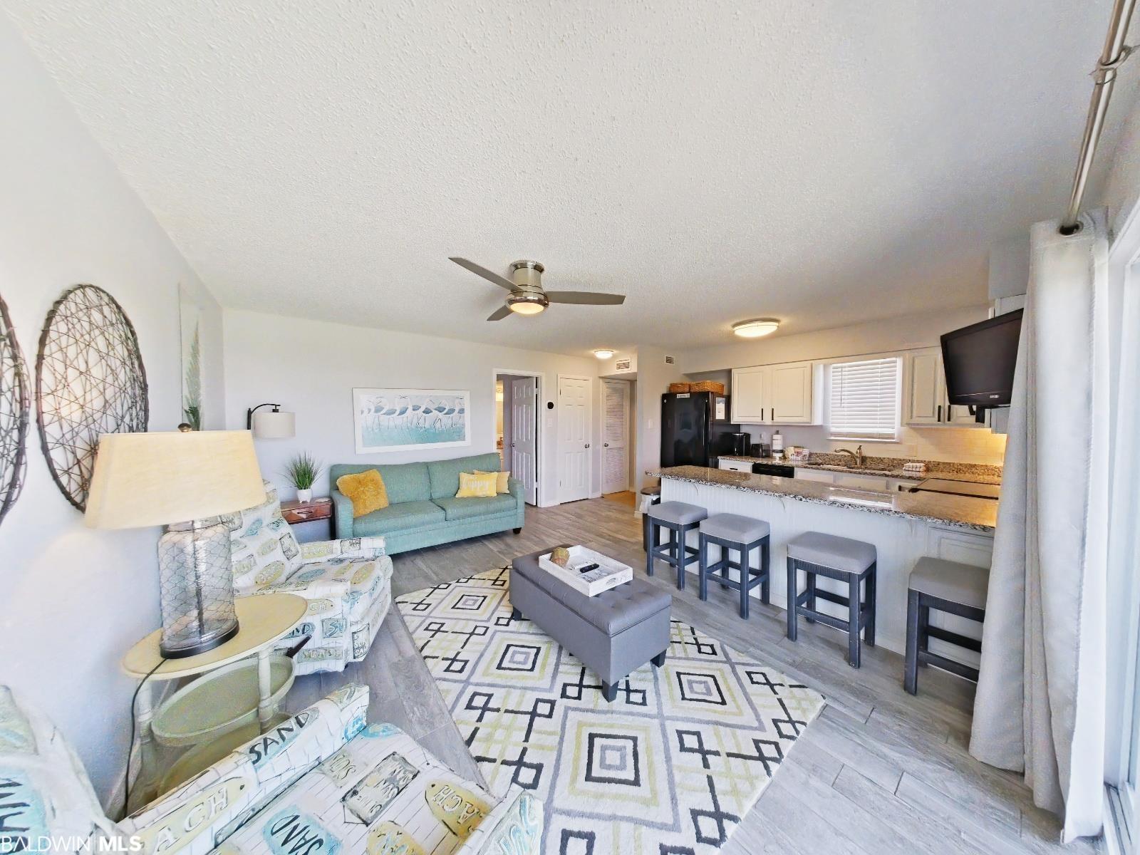 1037 W Lagoon Avenue 1