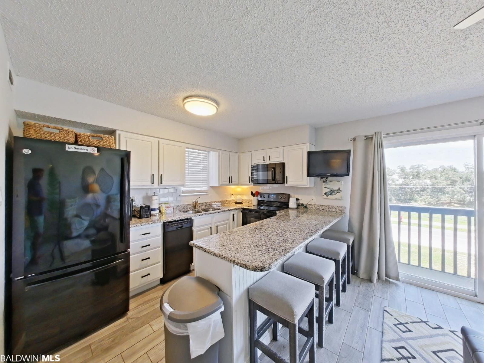 1037 W Lagoon Avenue 1