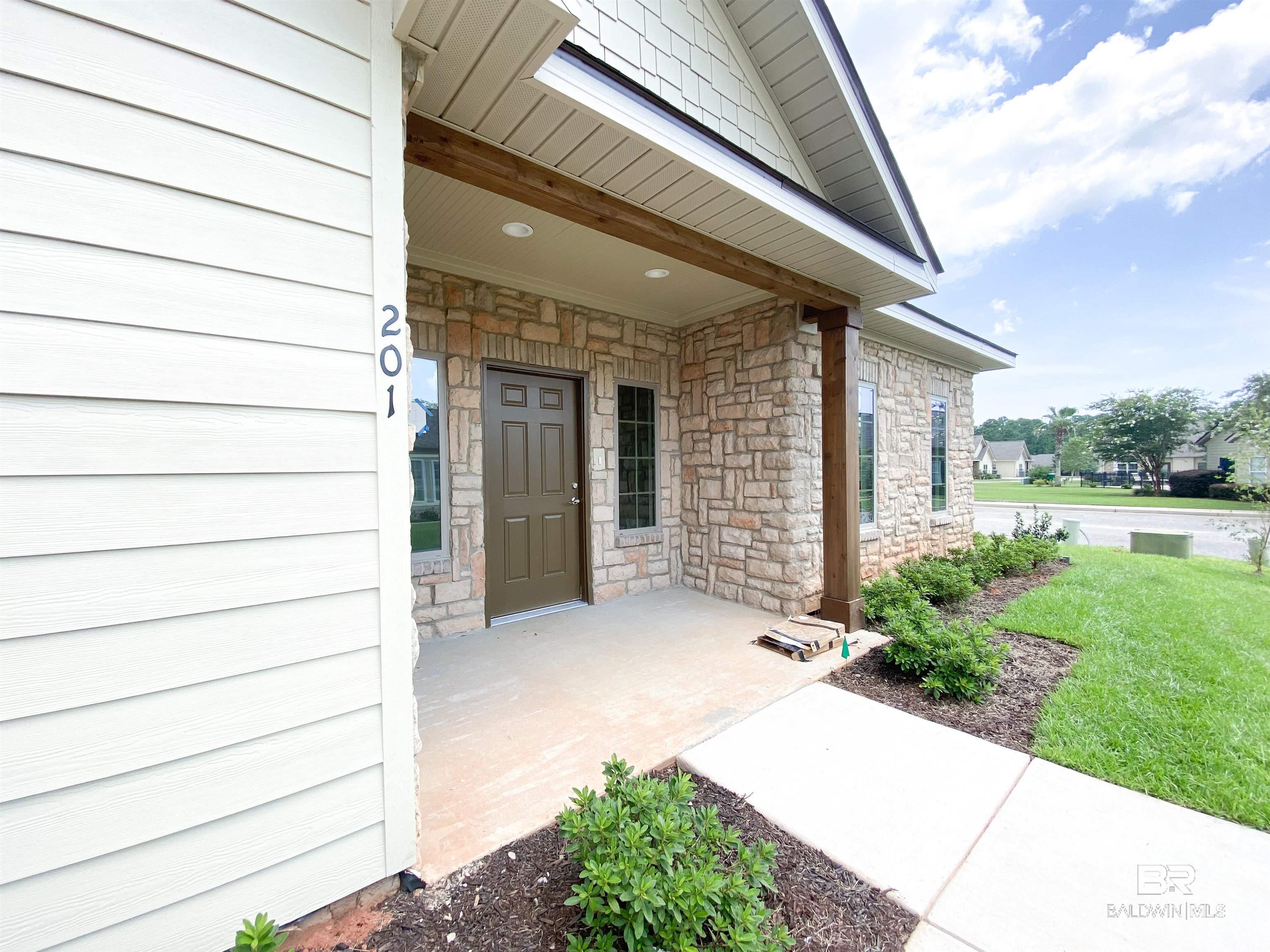 201 Holmes Avenue 201