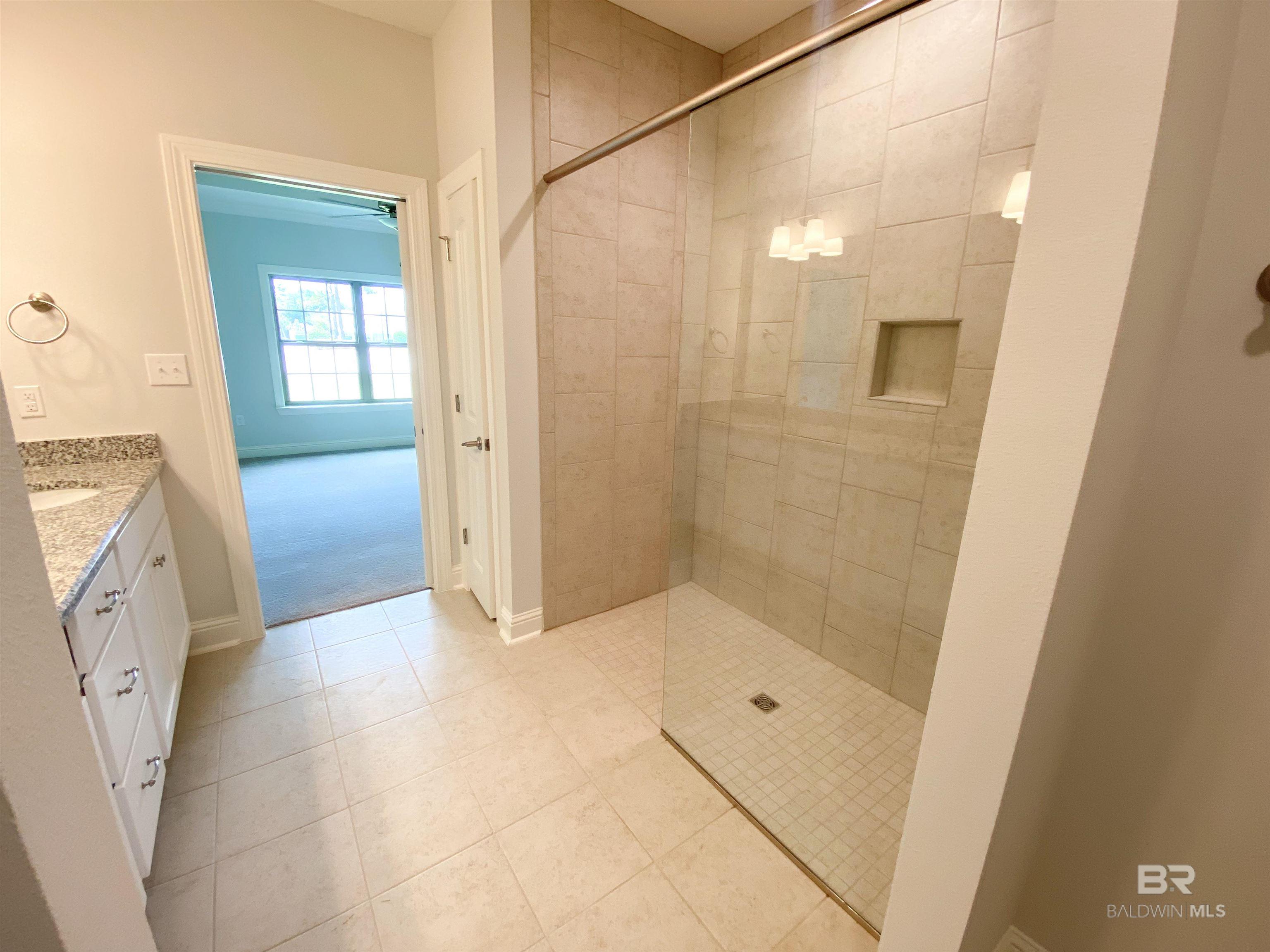 204 Holmes Avenue 204