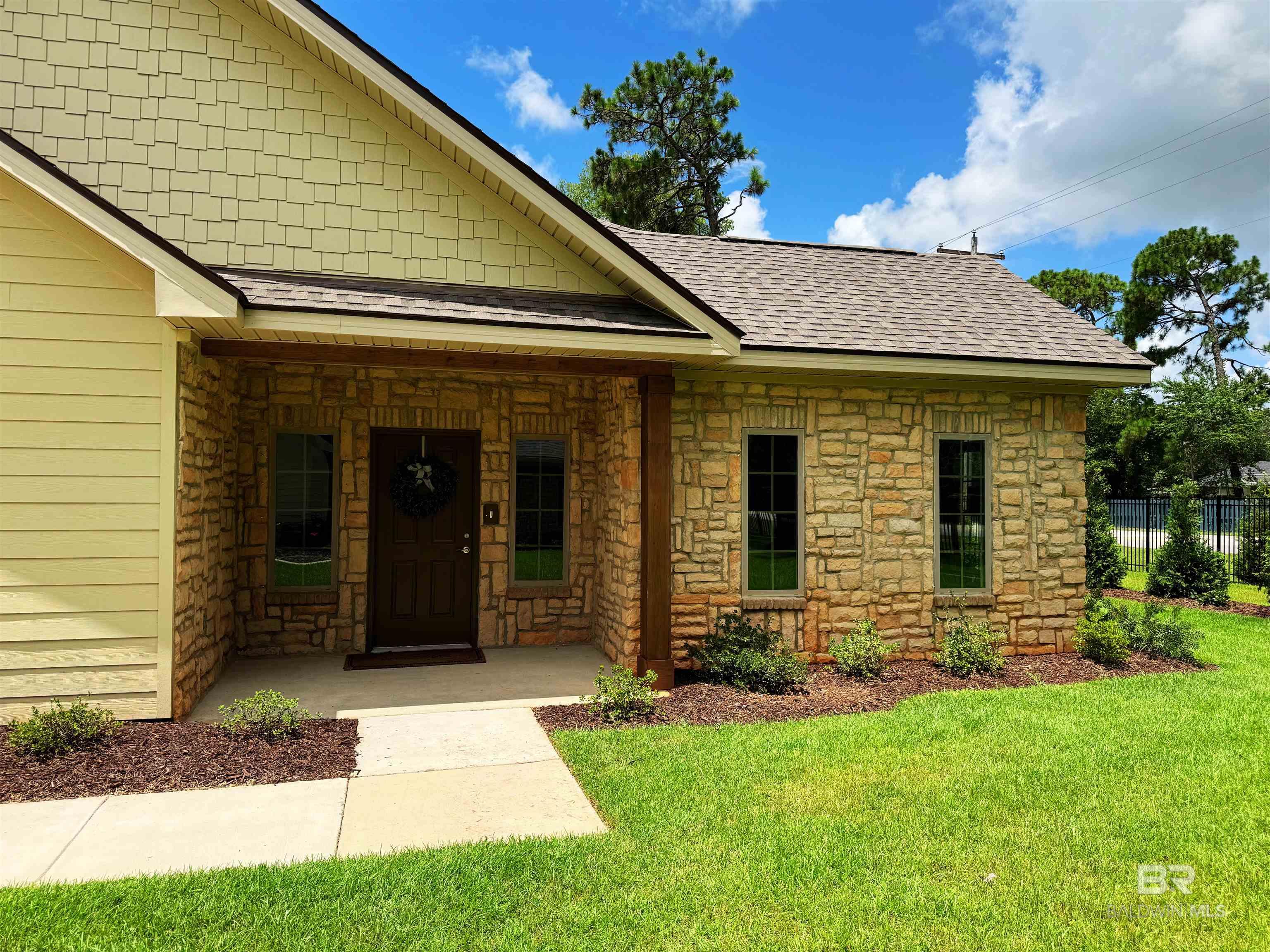 204 Holmes Avenue 204