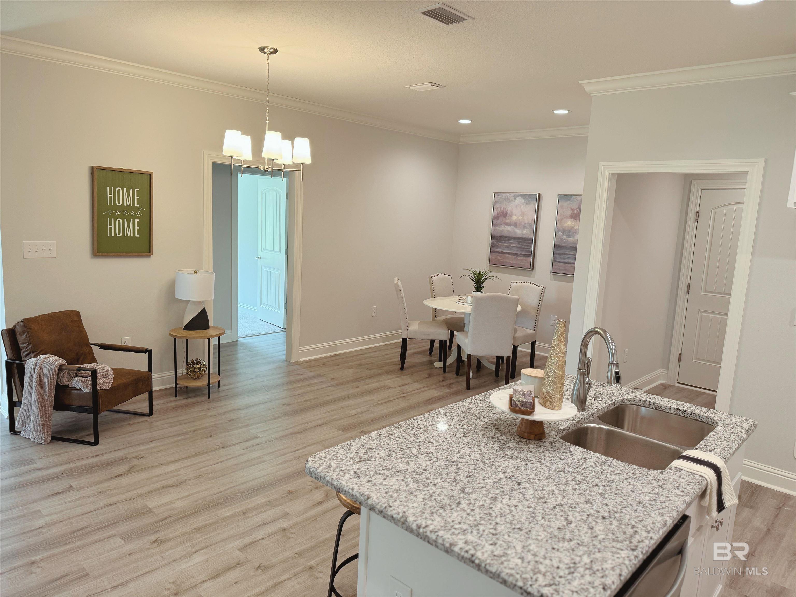 204 Holmes Avenue 204