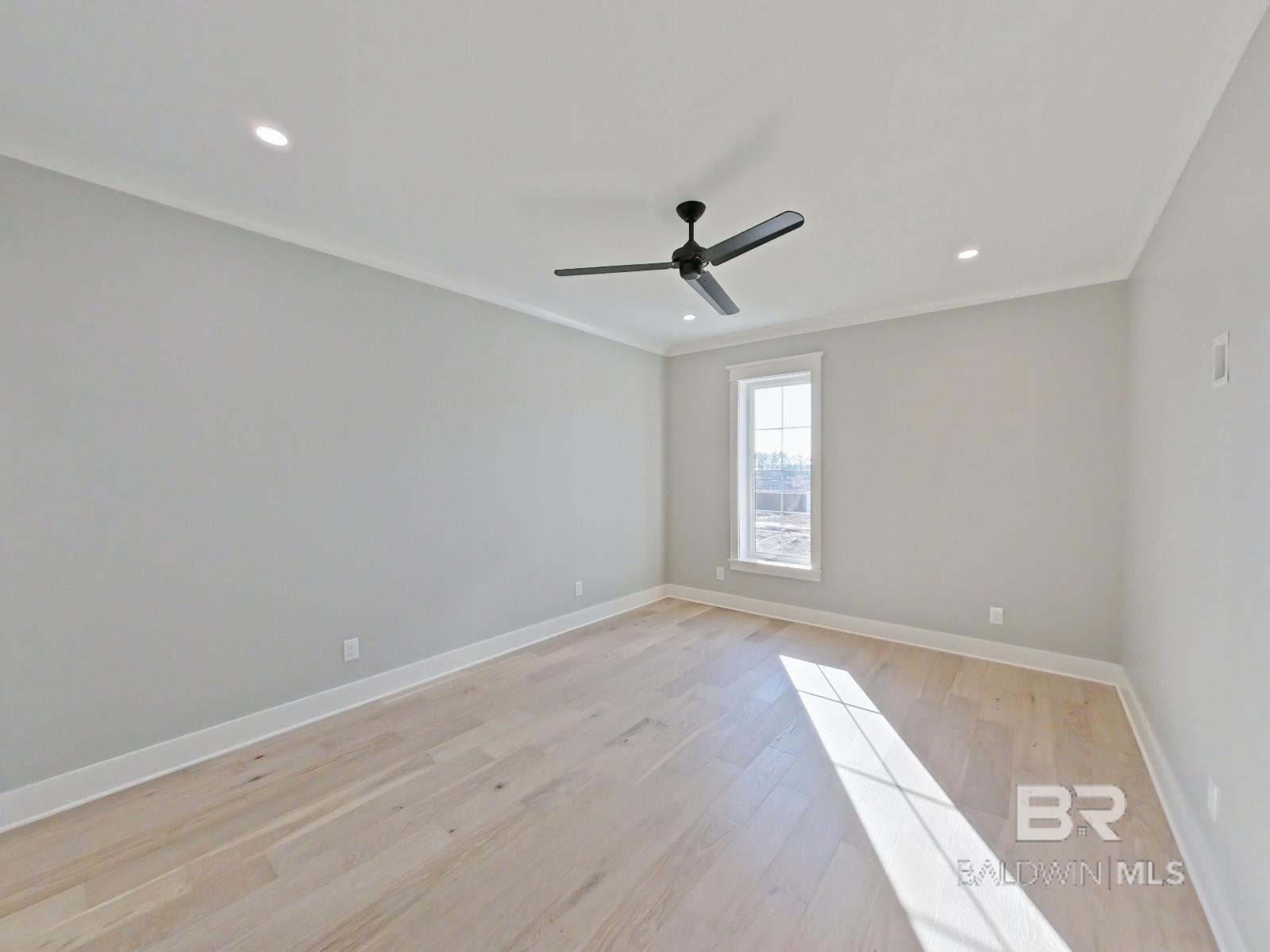 832 Inlet Circle