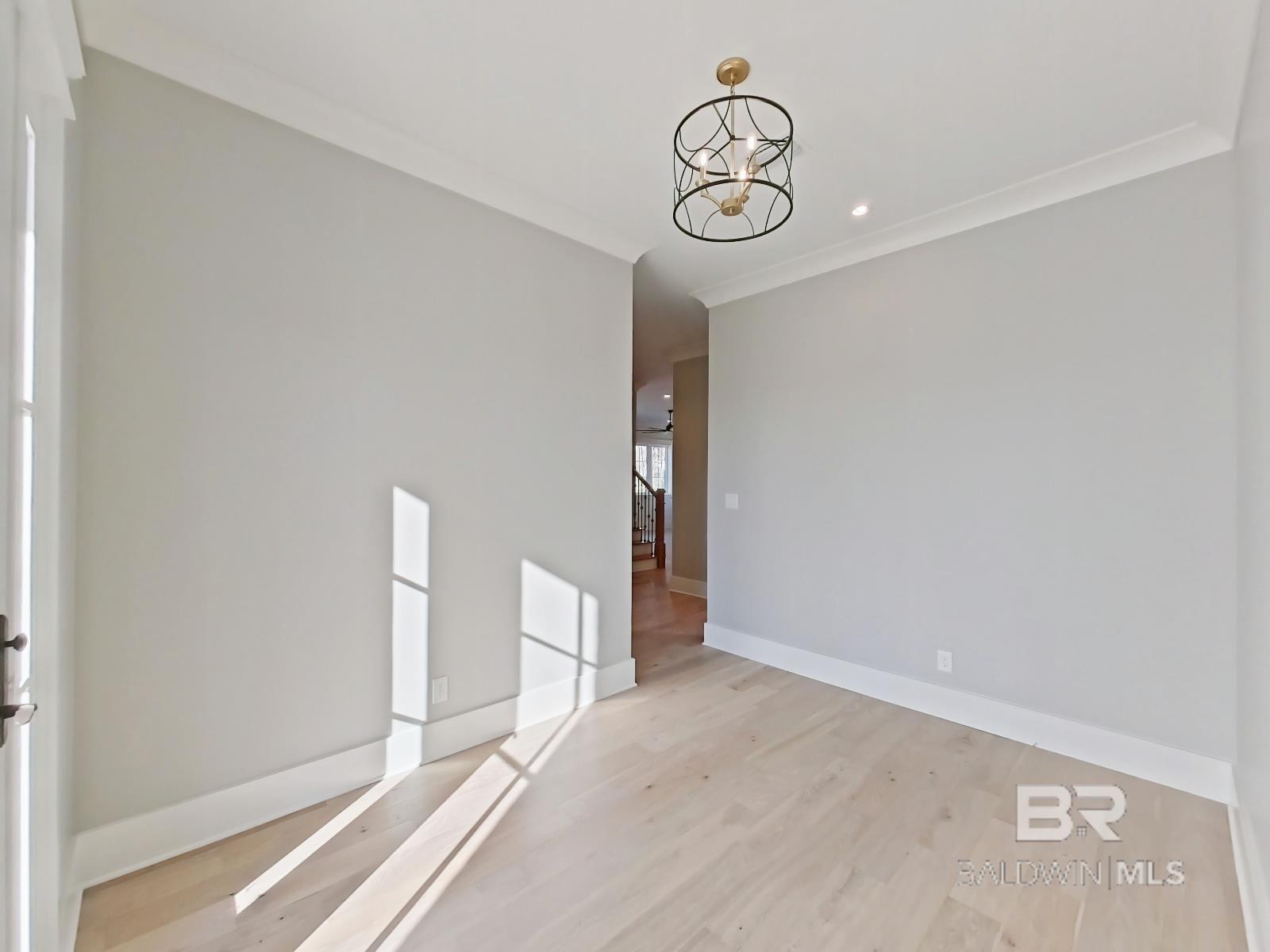 832 Inlet Circle