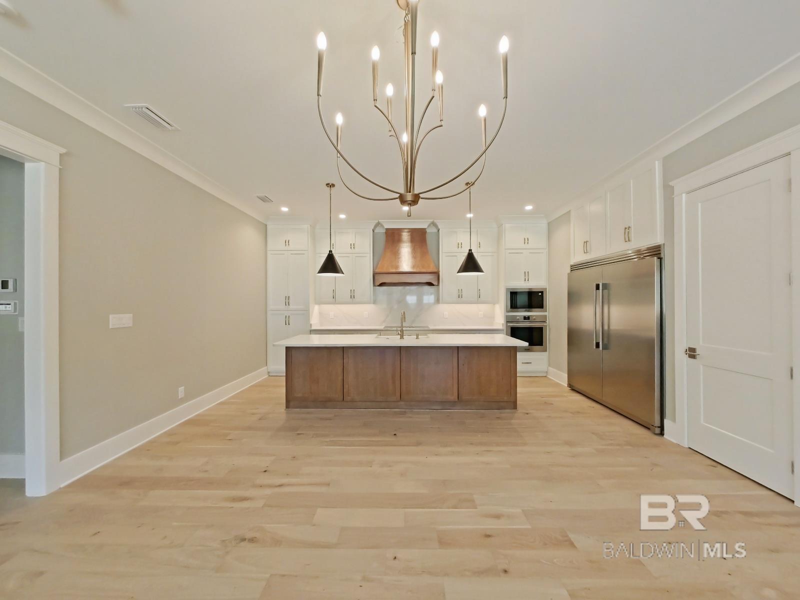 832 Inlet Circle