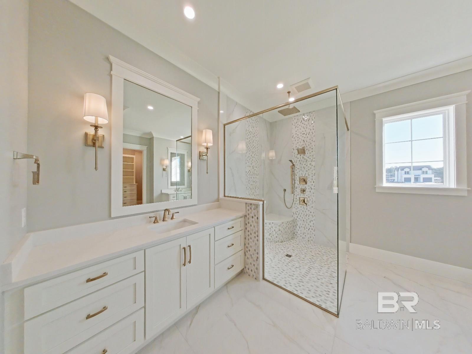 832 Inlet Circle