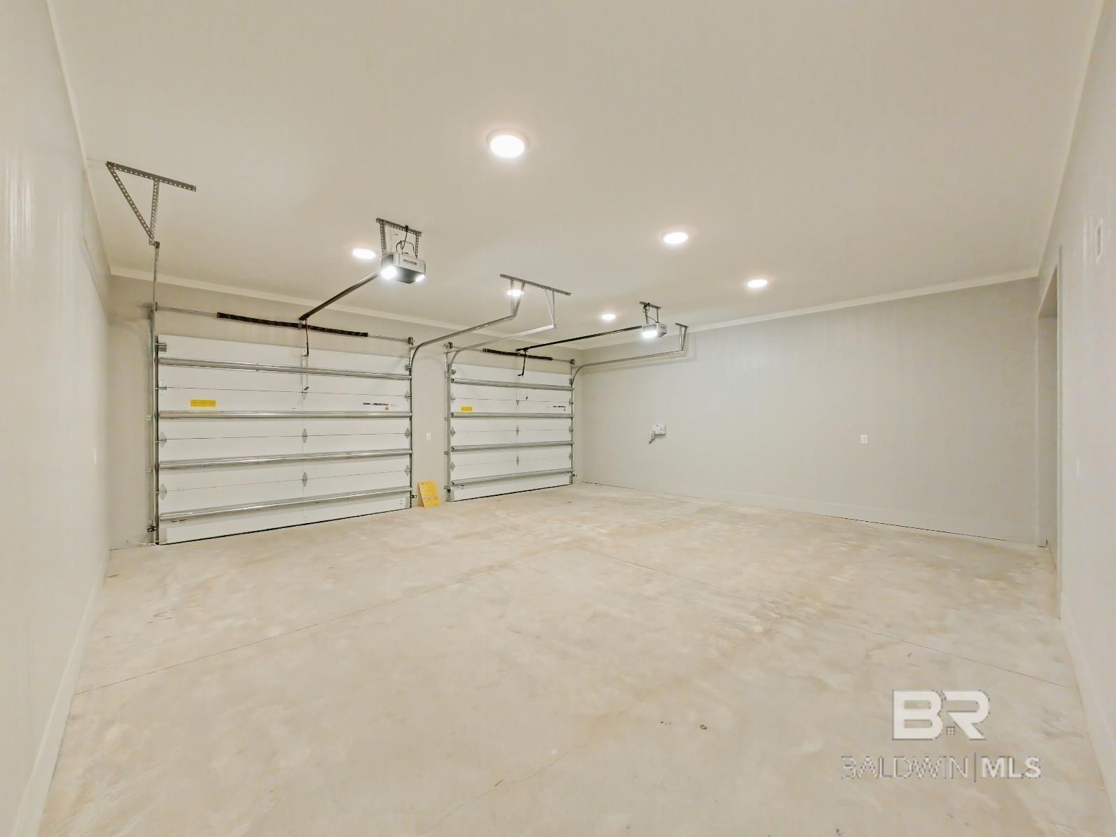 832 Inlet Circle