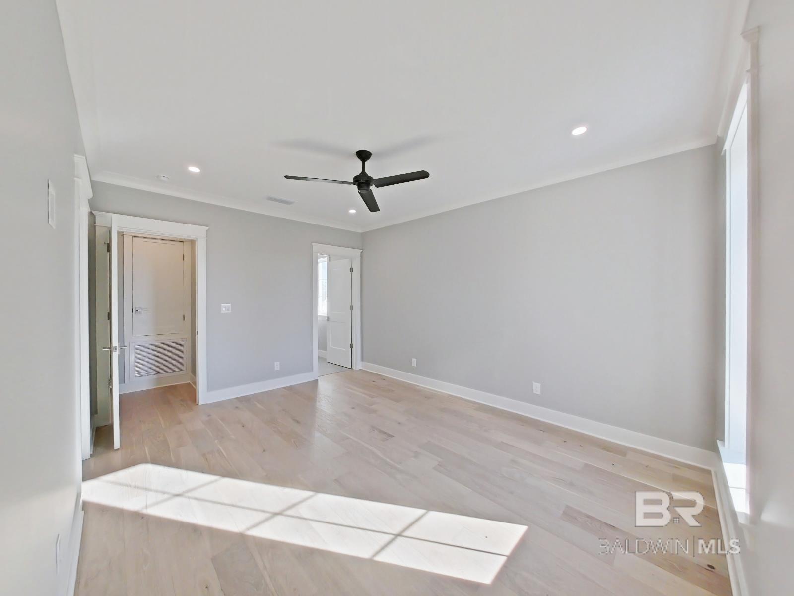 832 Inlet Circle