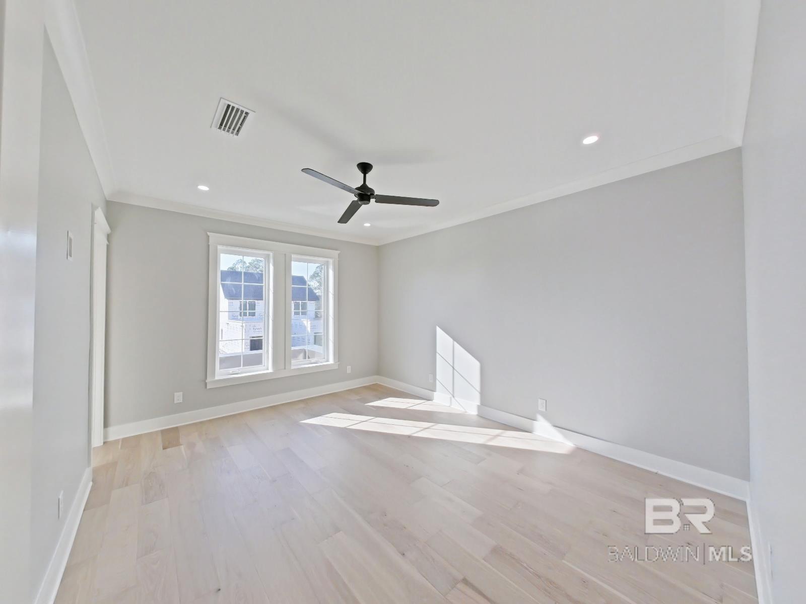 832 Inlet Circle