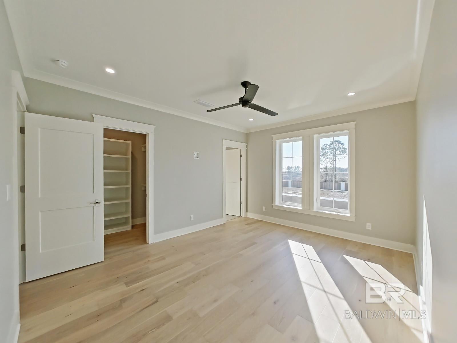 832 Inlet Circle