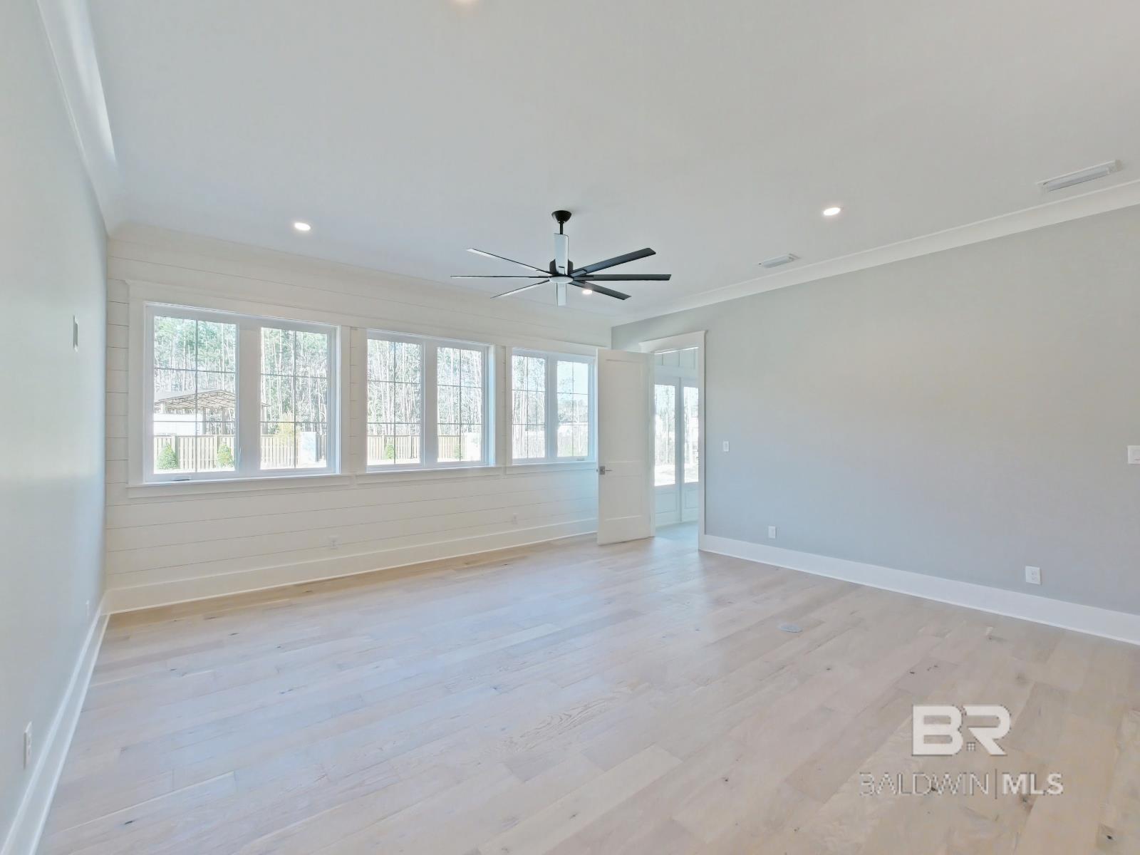 832 Inlet Circle