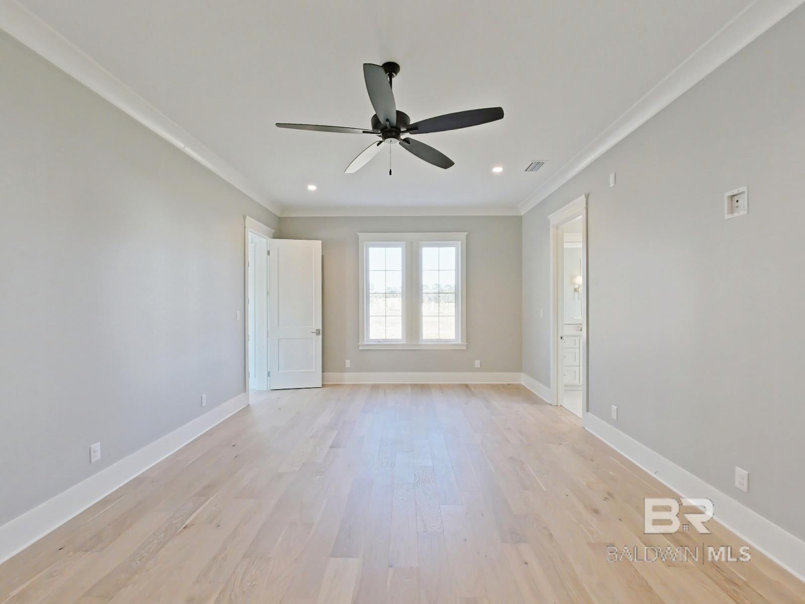 832 Inlet Circle
