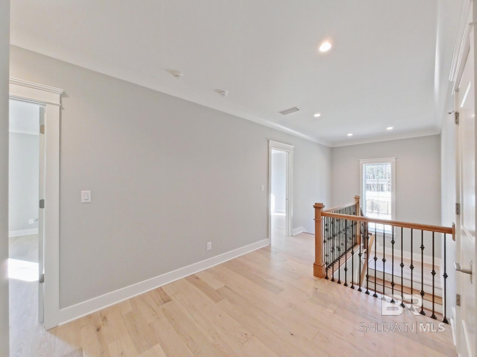 832 Inlet Circle