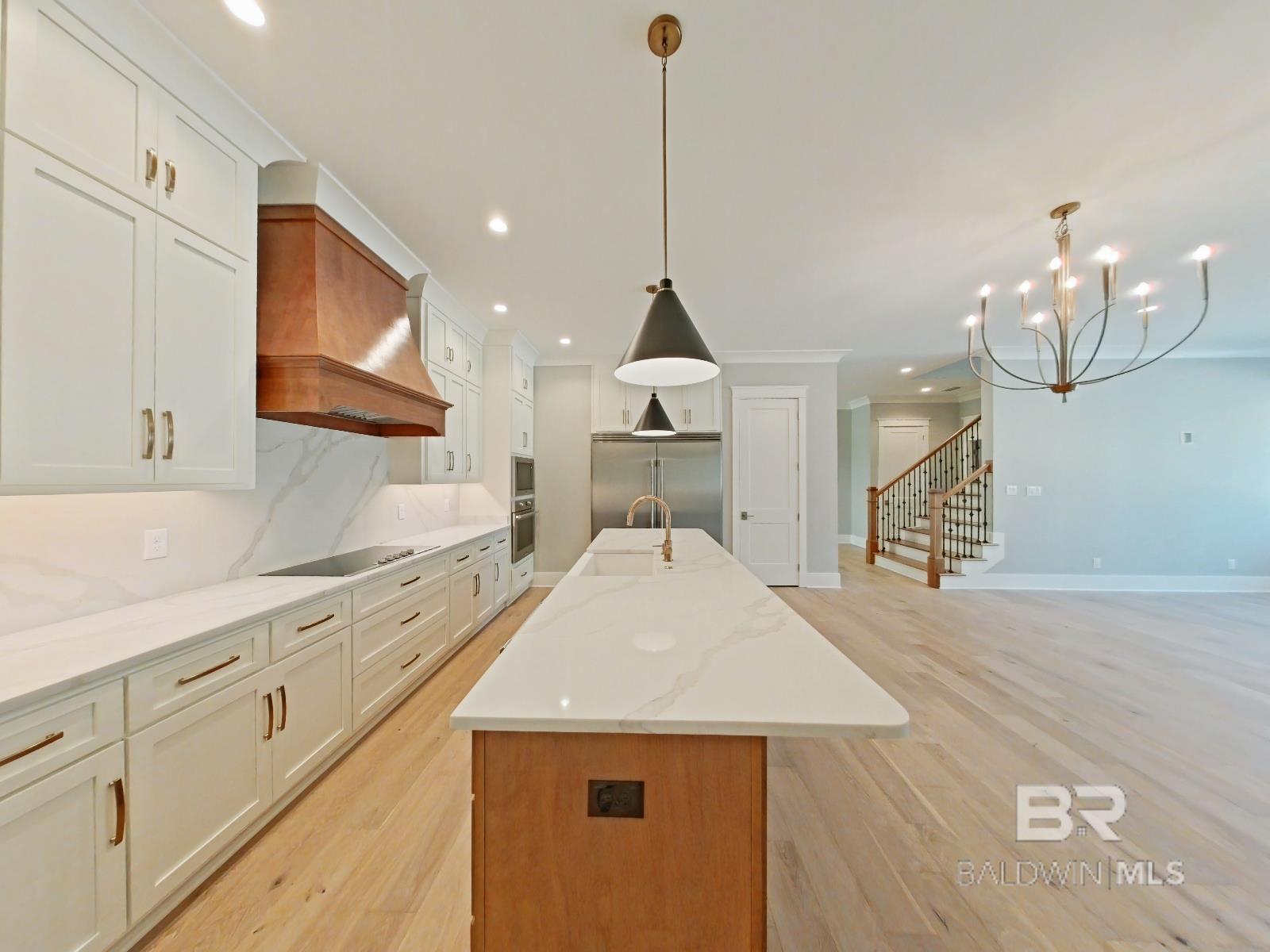 832 Inlet Circle