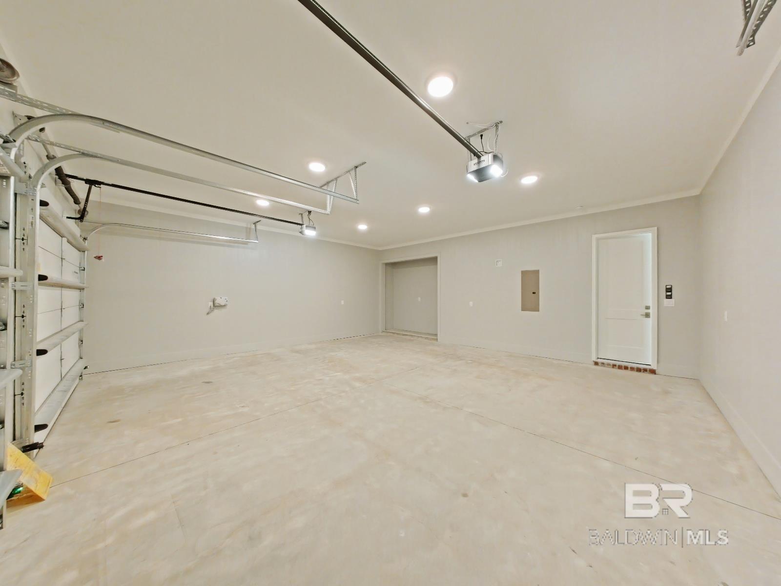 832 Inlet Circle