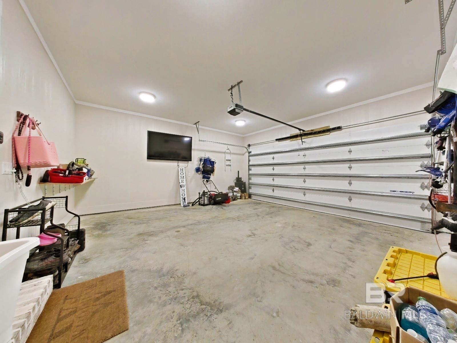 7087 Lakeview Drive