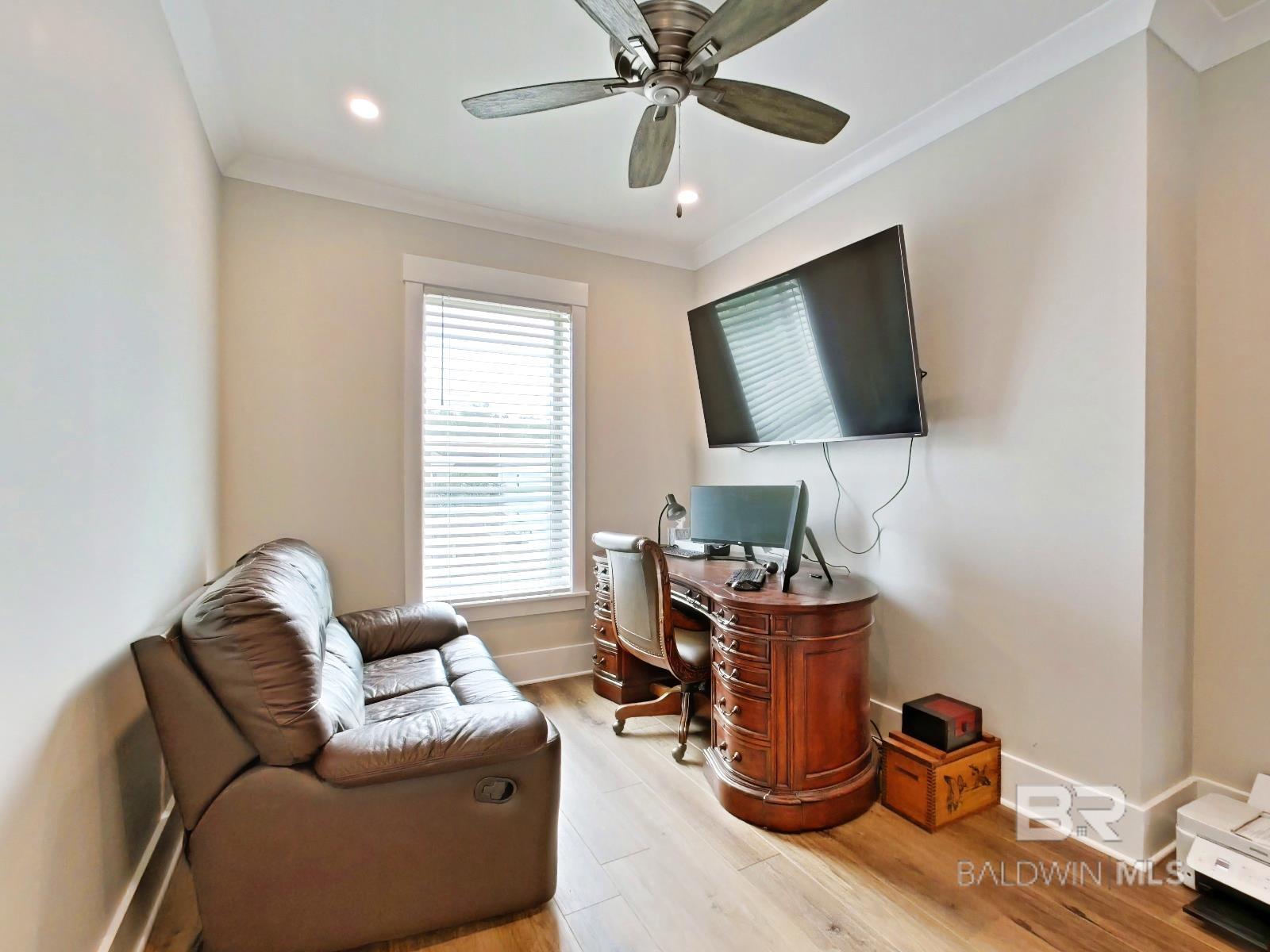 7087 Lakeview Drive