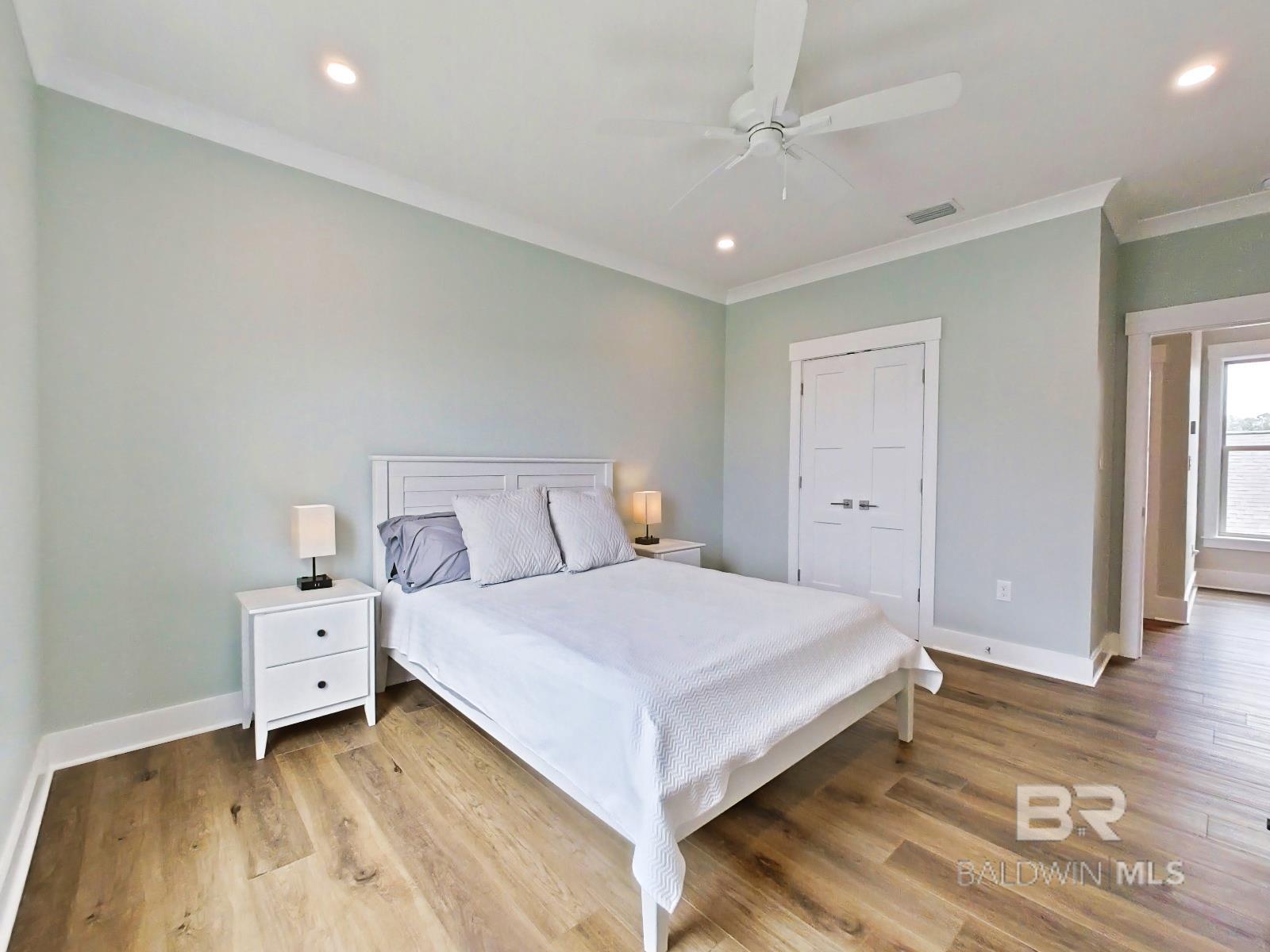 7087 Lakeview Drive