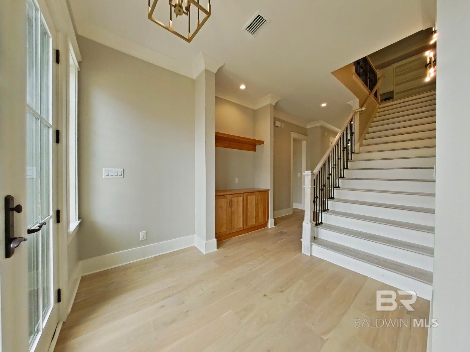 868 Inlet Circle