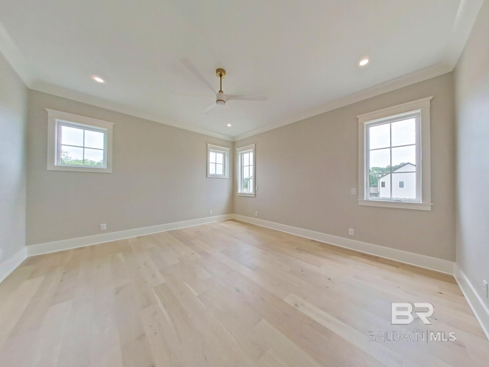 868 Inlet Circle