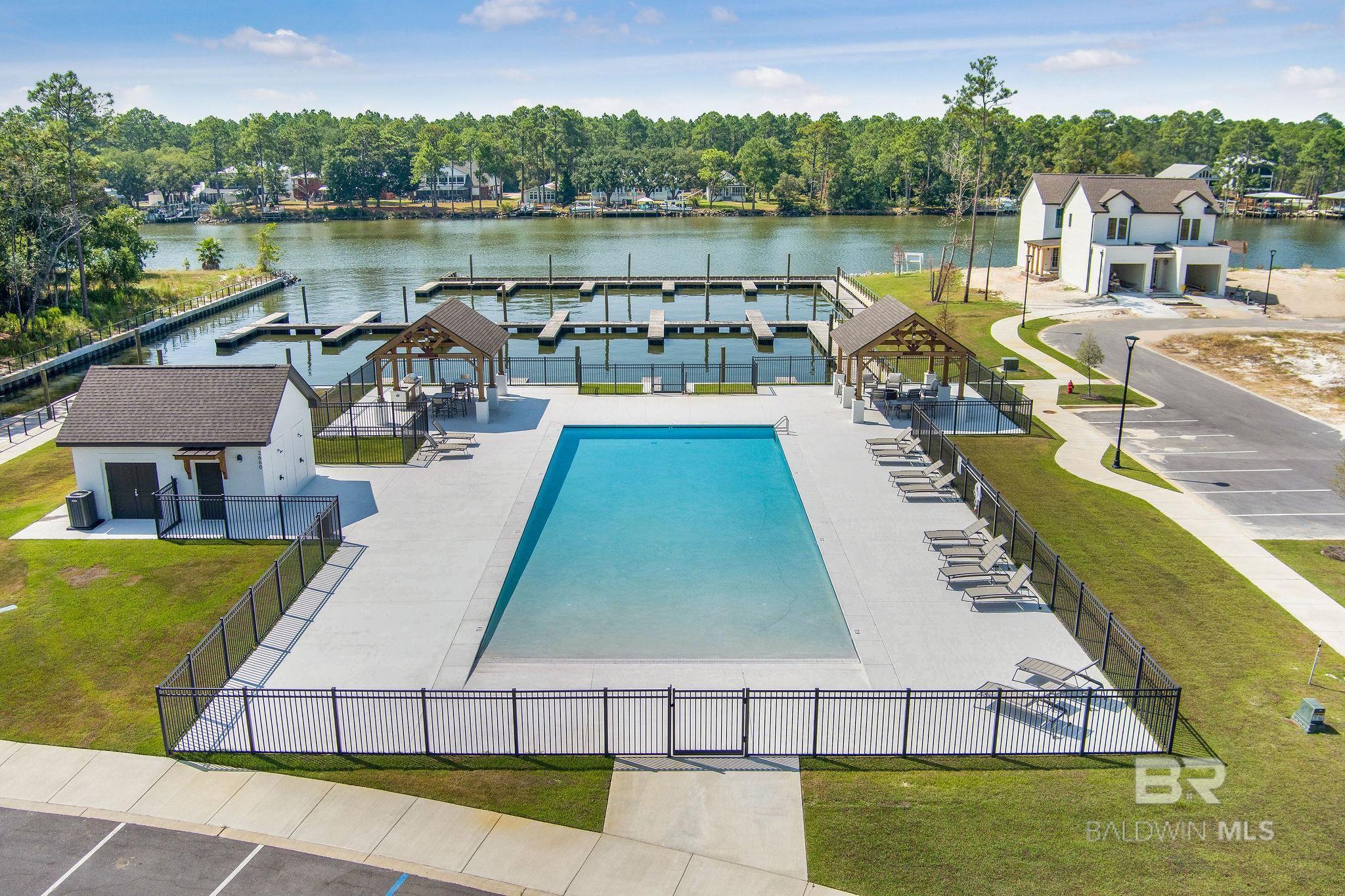 868 Inlet Circle