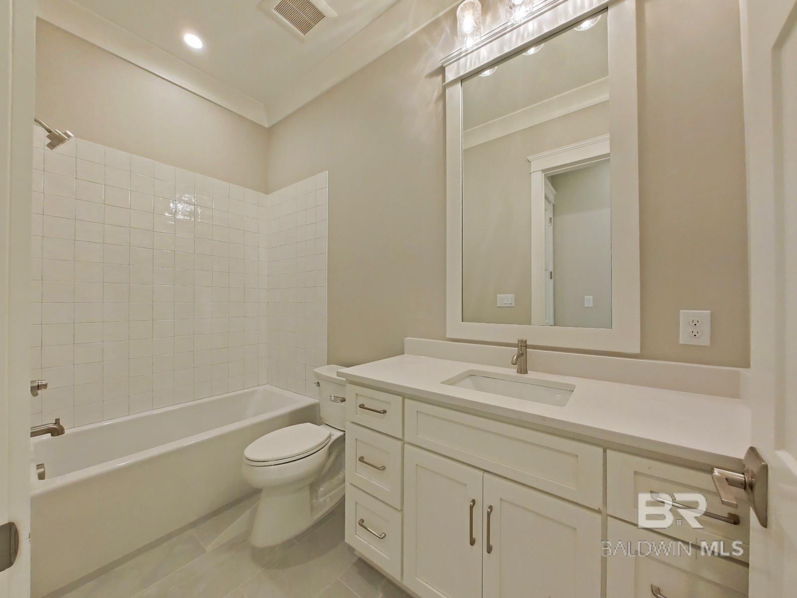 868 Inlet Circle