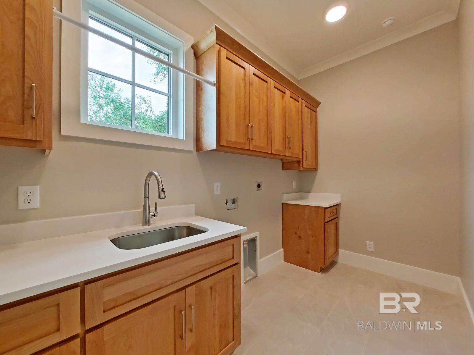 868 Inlet Circle