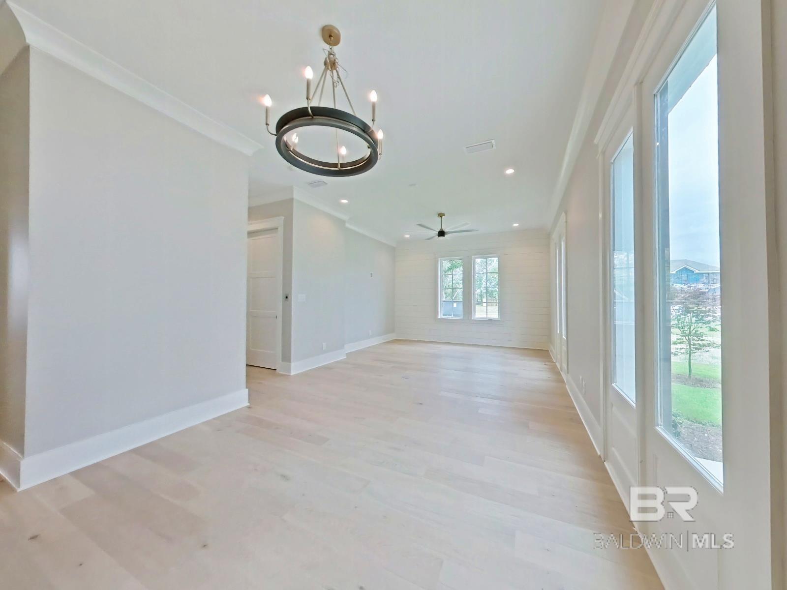 868 Inlet Circle