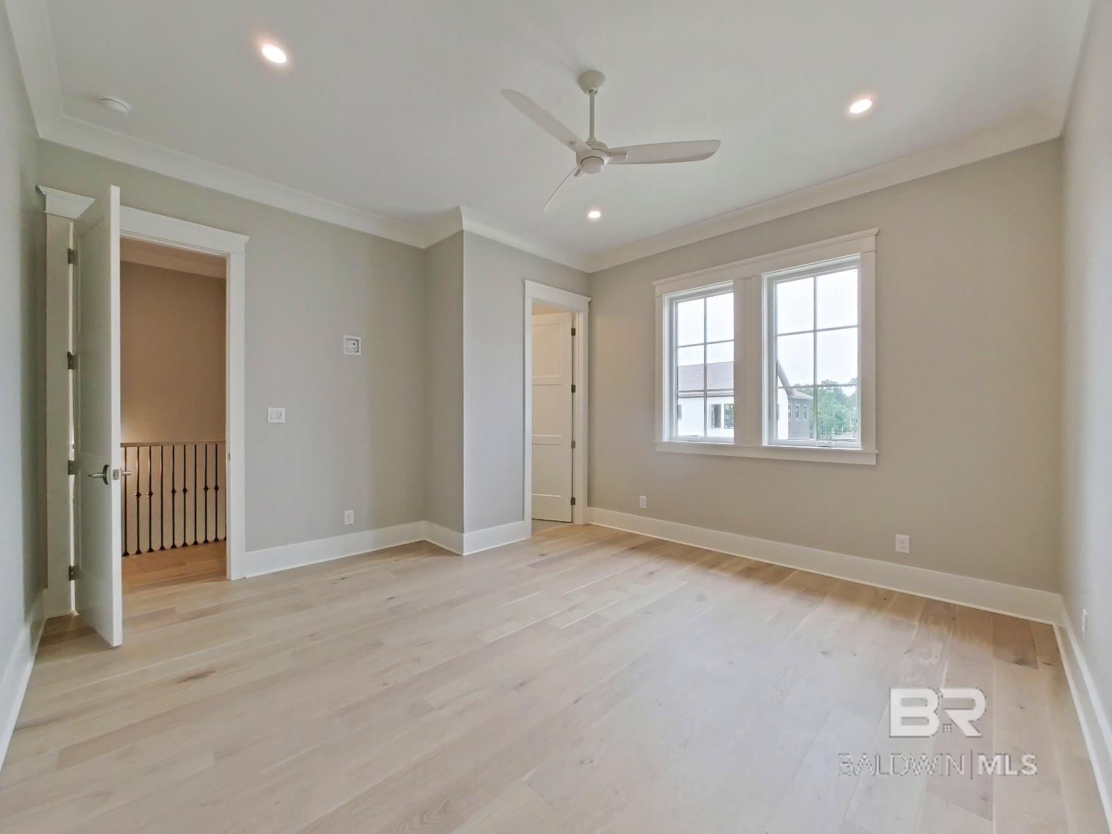 868 Inlet Circle