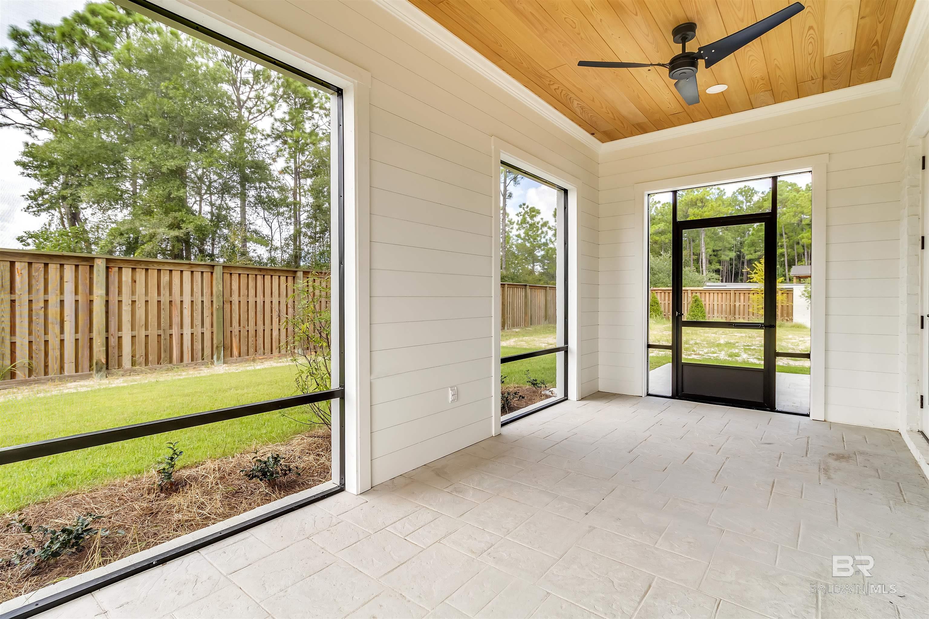 829 Inlet Circle