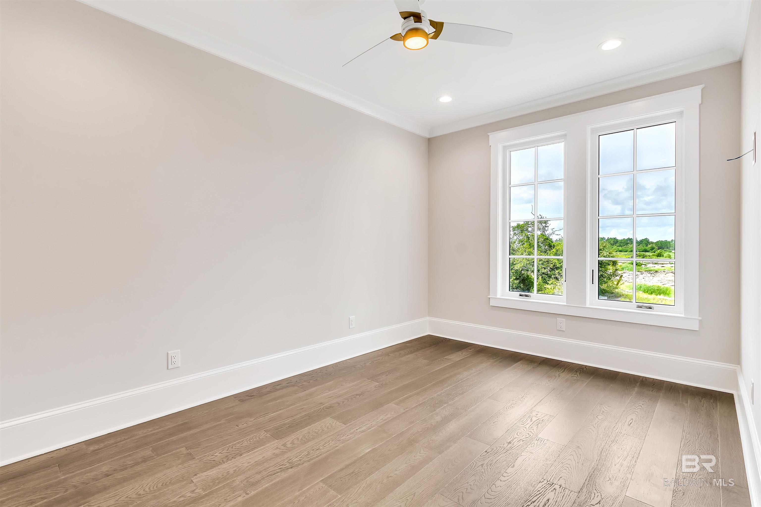 829 Inlet Circle