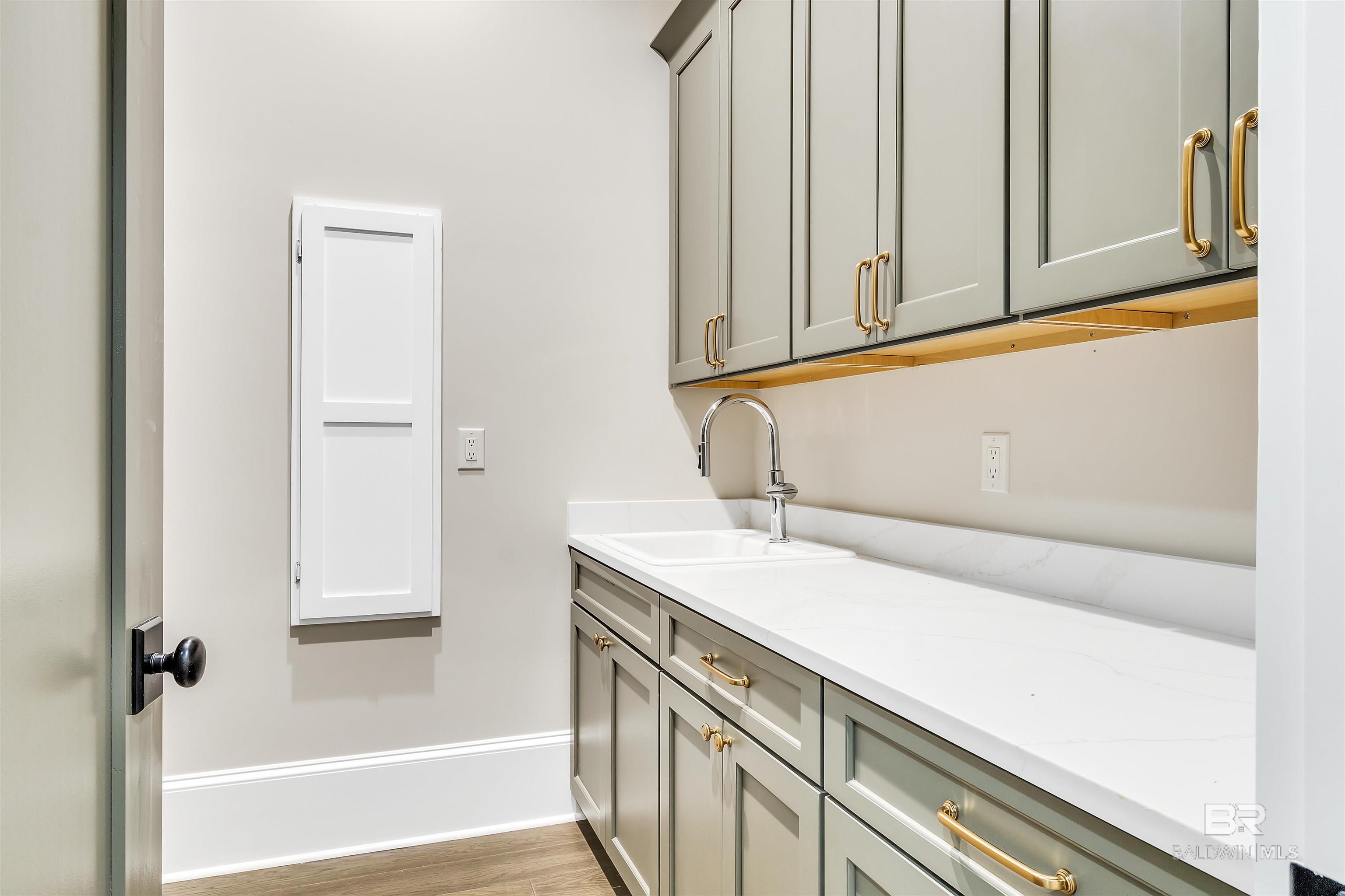 829 Inlet Circle