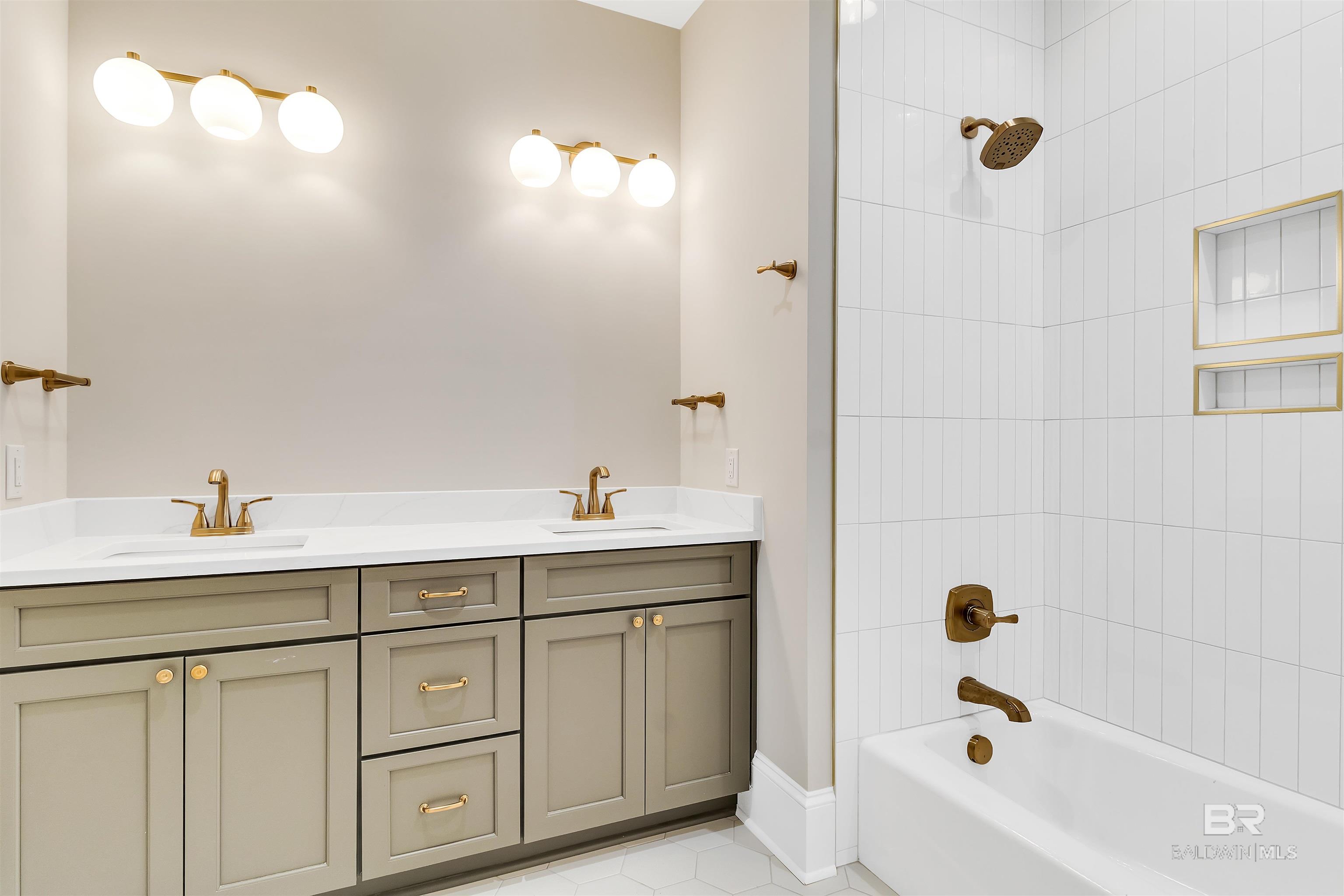 829 Inlet Circle