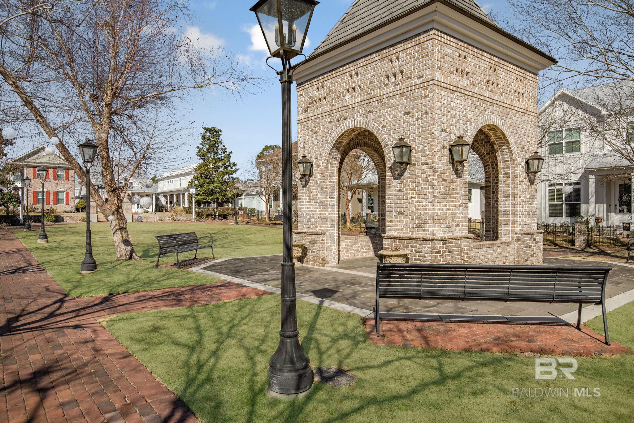 2569 Bienville Avenue