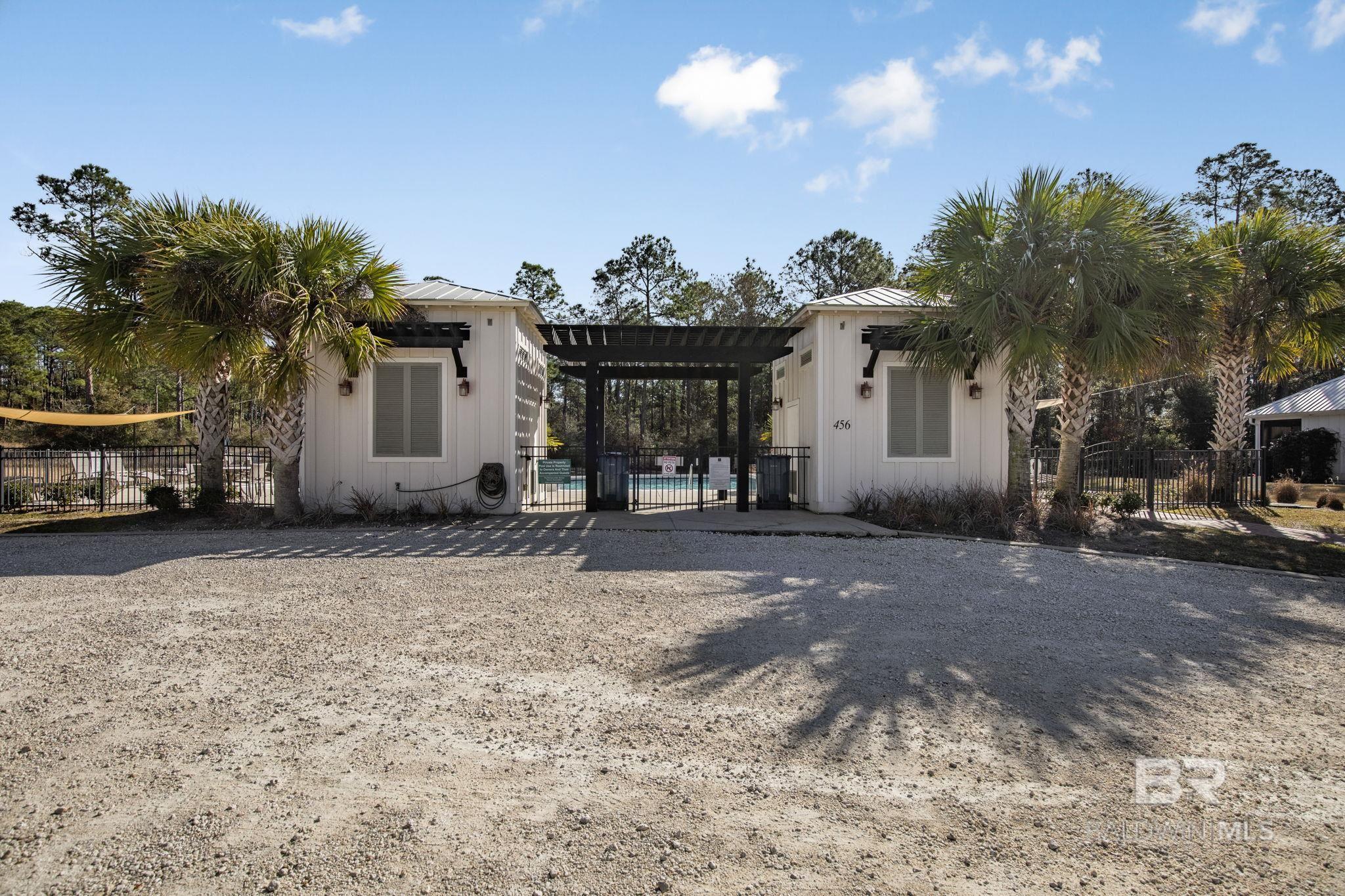 2569 Bienville Avenue