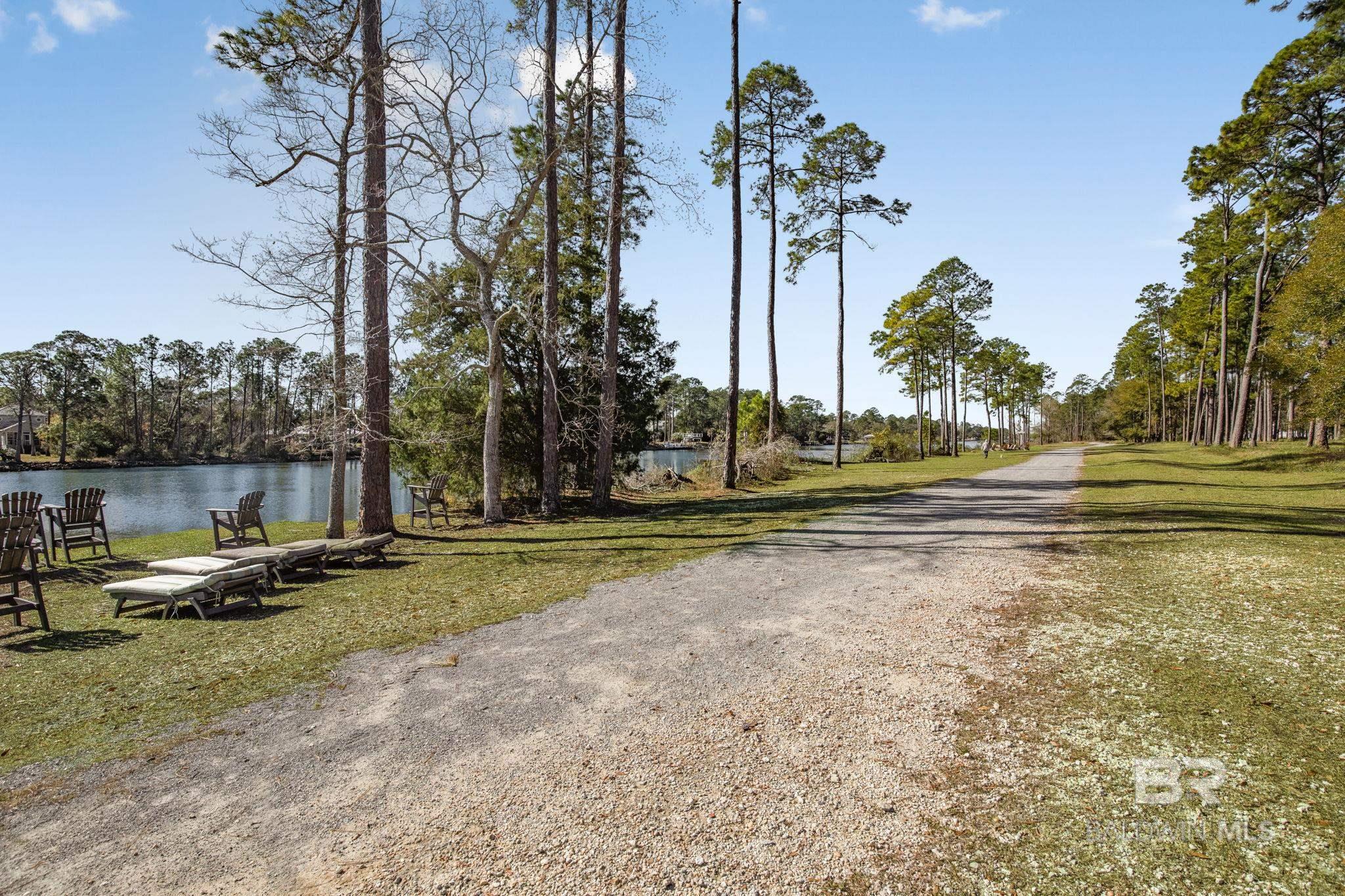 2569 Bienville Avenue