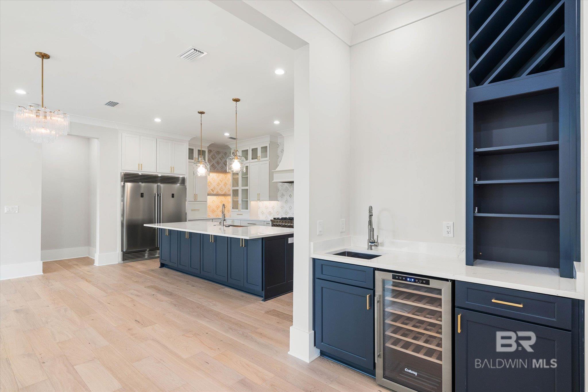 853 Inlet Circle