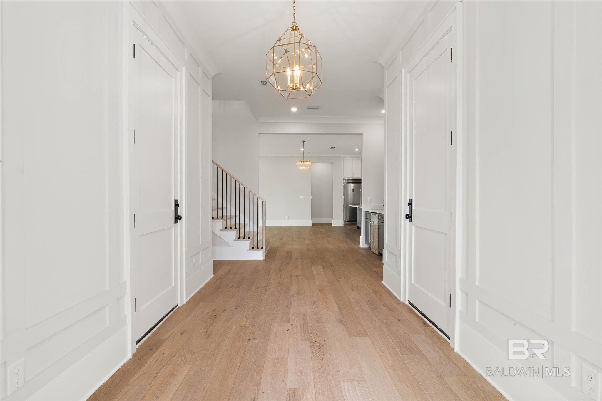 853 Inlet Circle