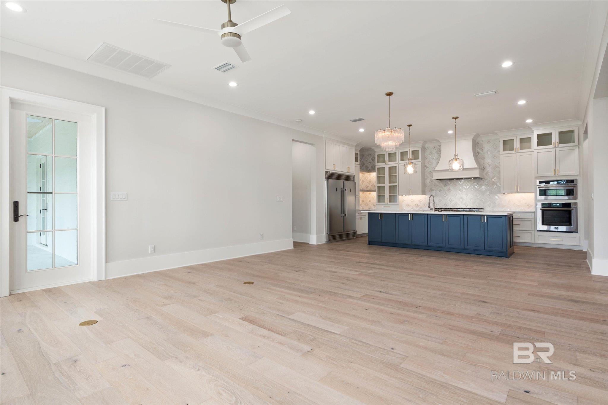 853 Inlet Circle